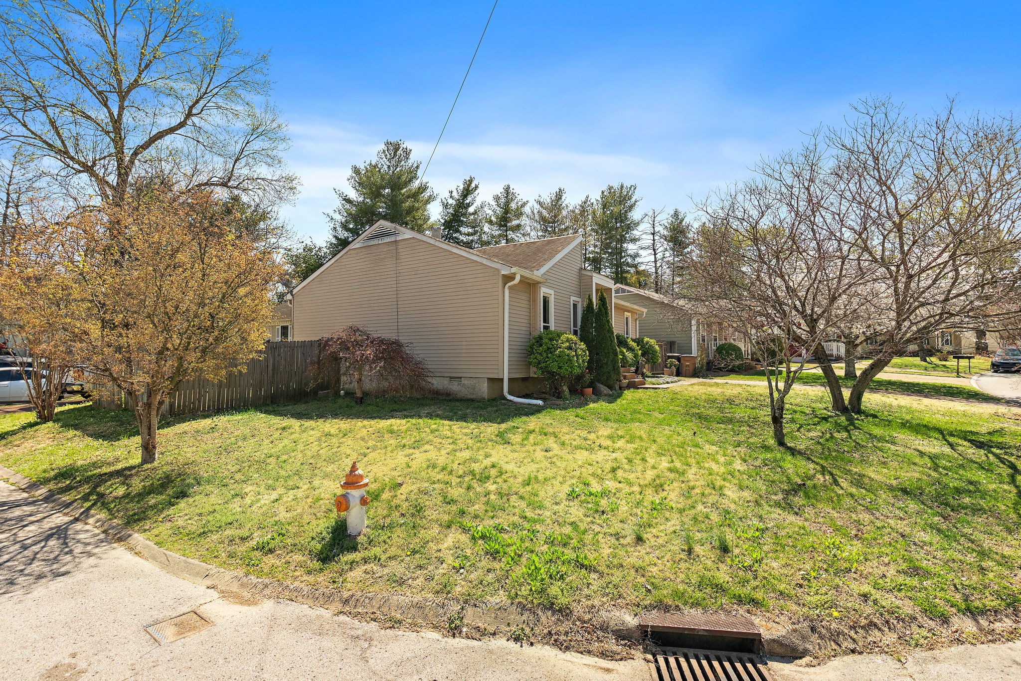 2125 Farley Pl