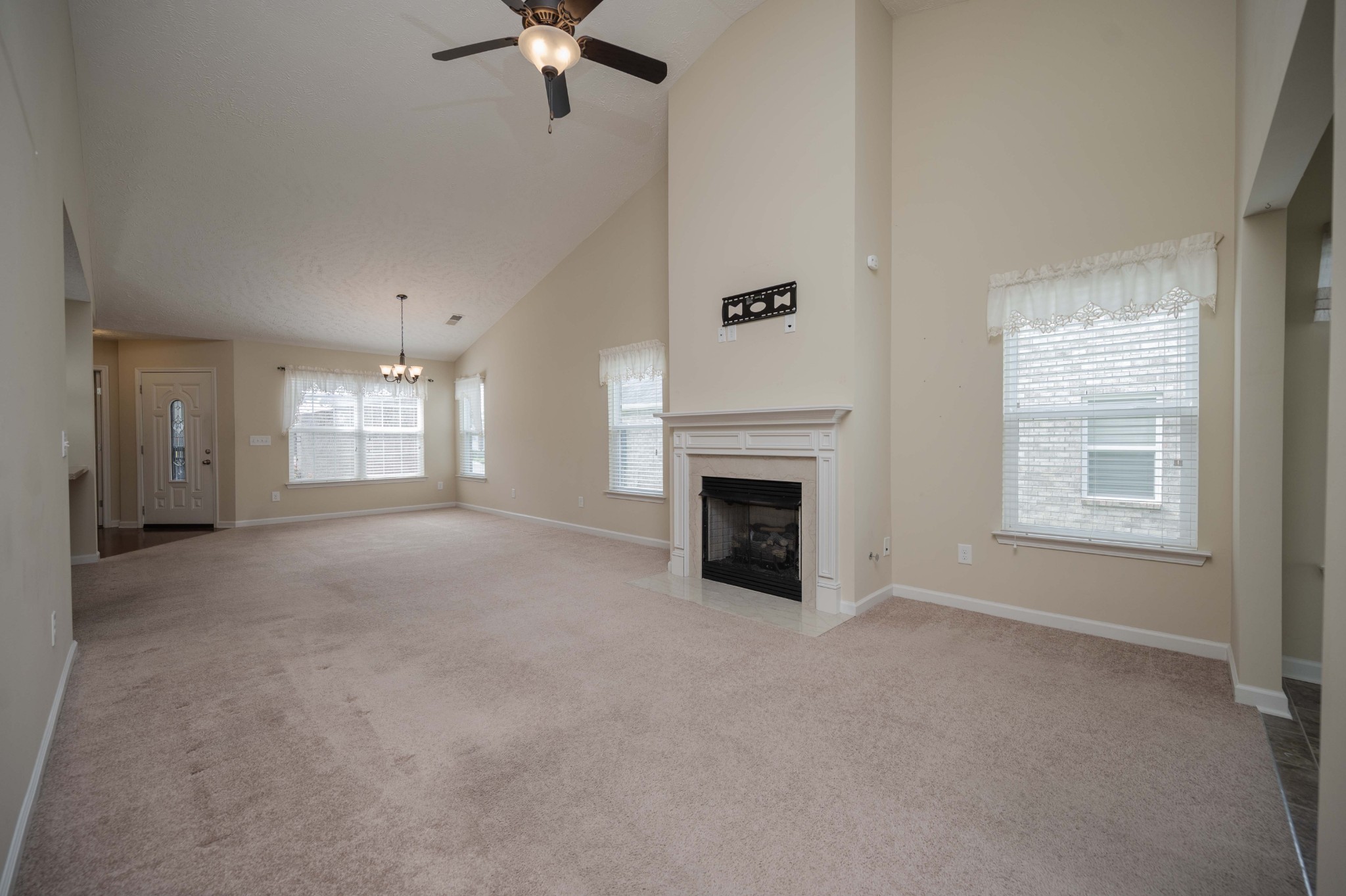 395 Devon Chase Hl Unit: 3701