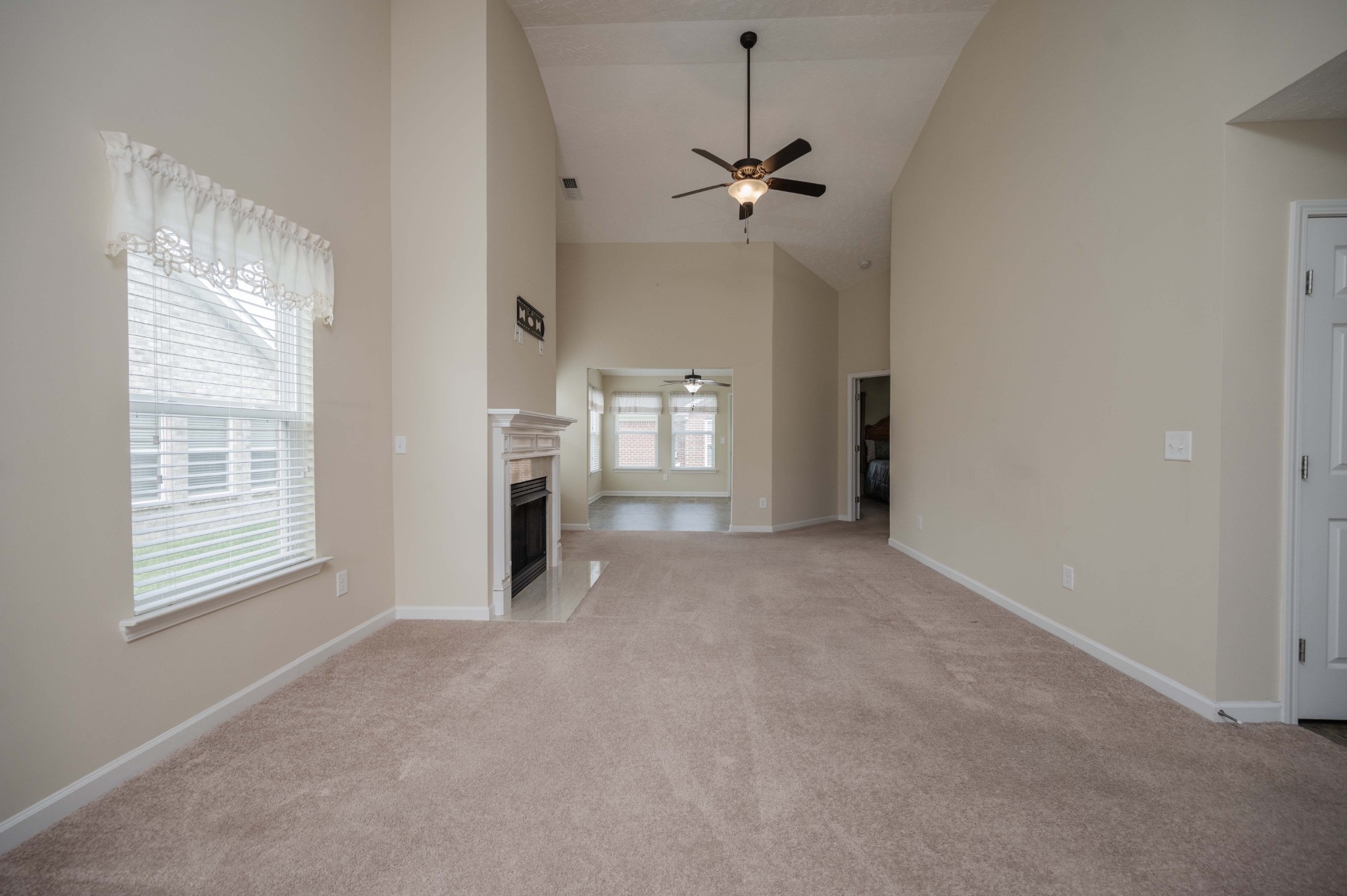 395 Devon Chase Hl Unit: 3701