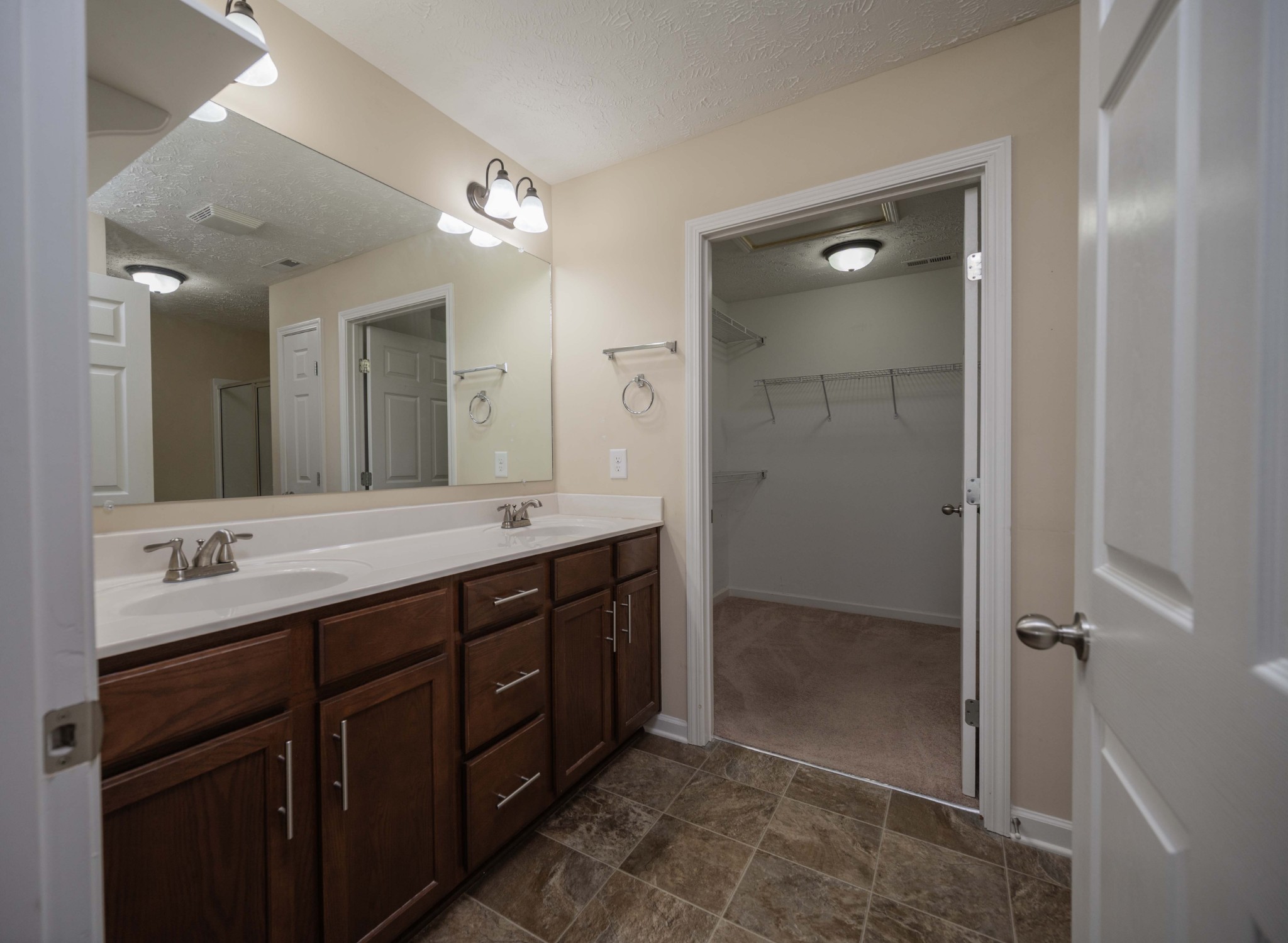 395 Devon Chase Hl Unit: 3701