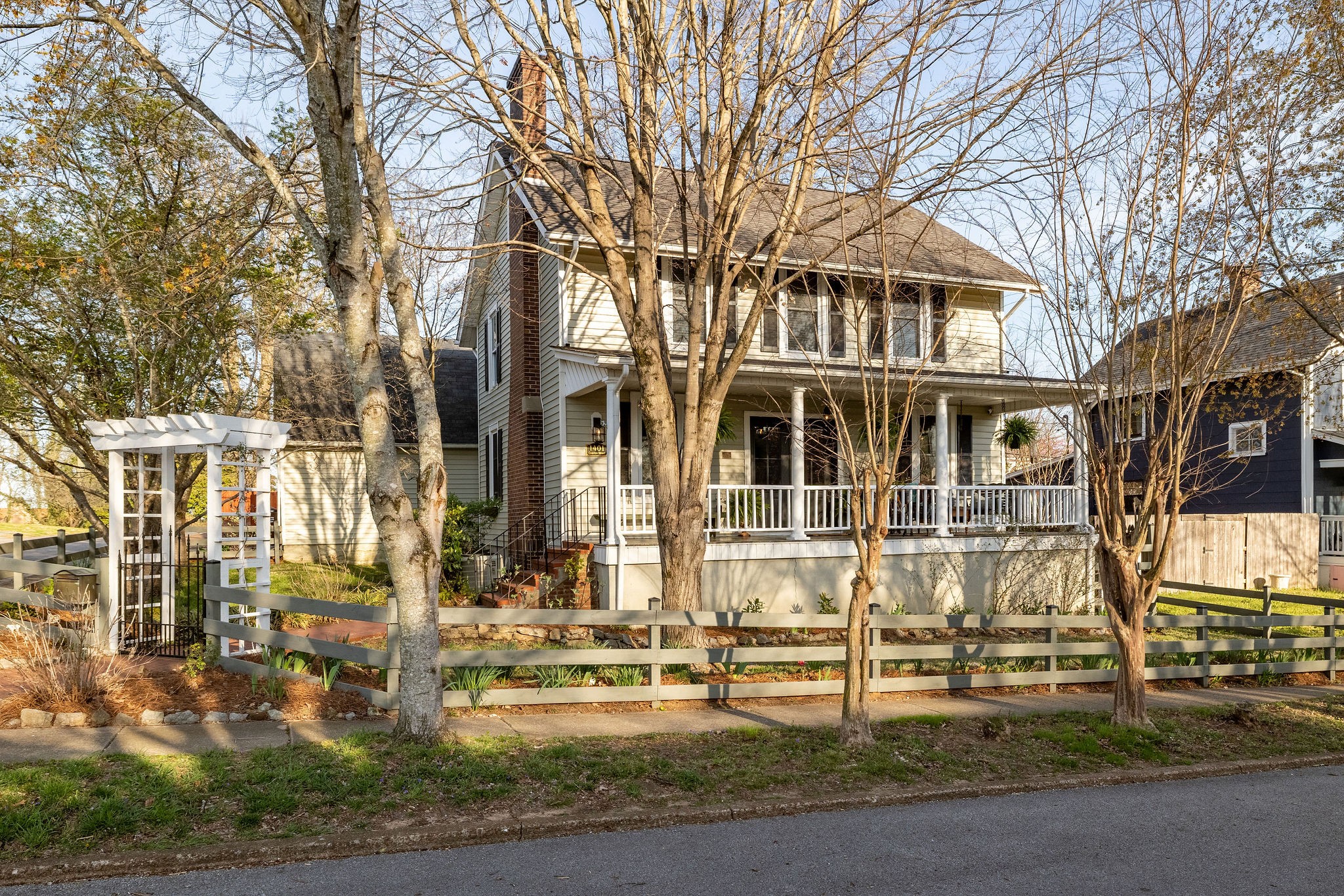 1401 Overton St