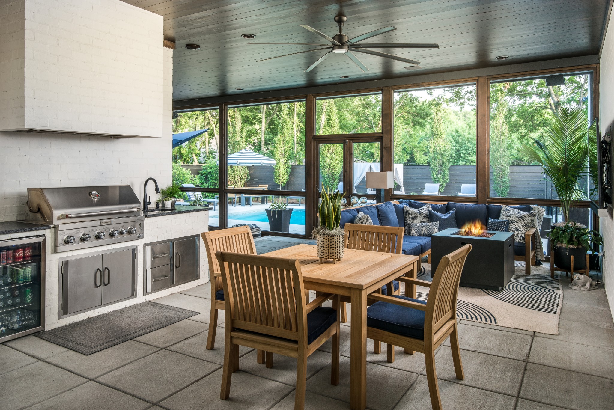1807 Castleman Dr