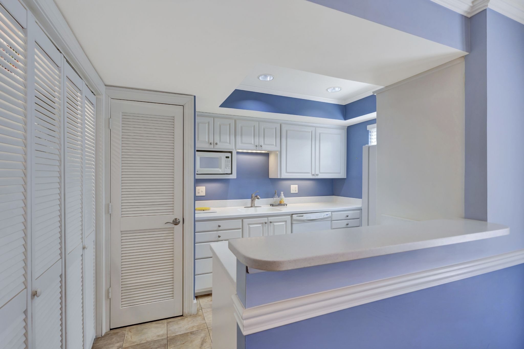 615 Plantation Ct