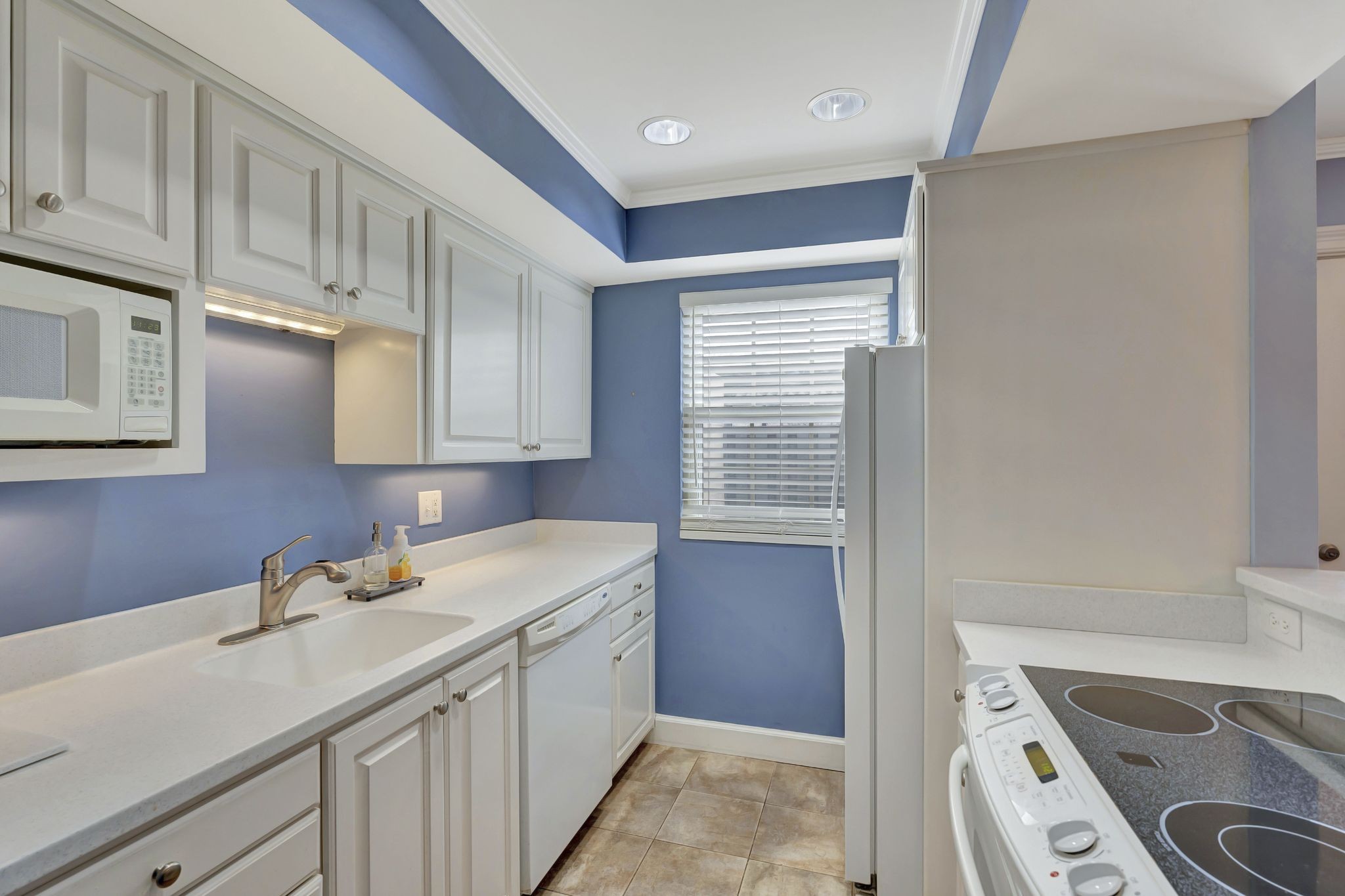 615 Plantation Ct