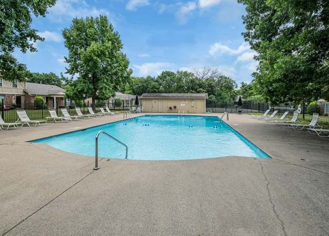 615 Plantation Ct