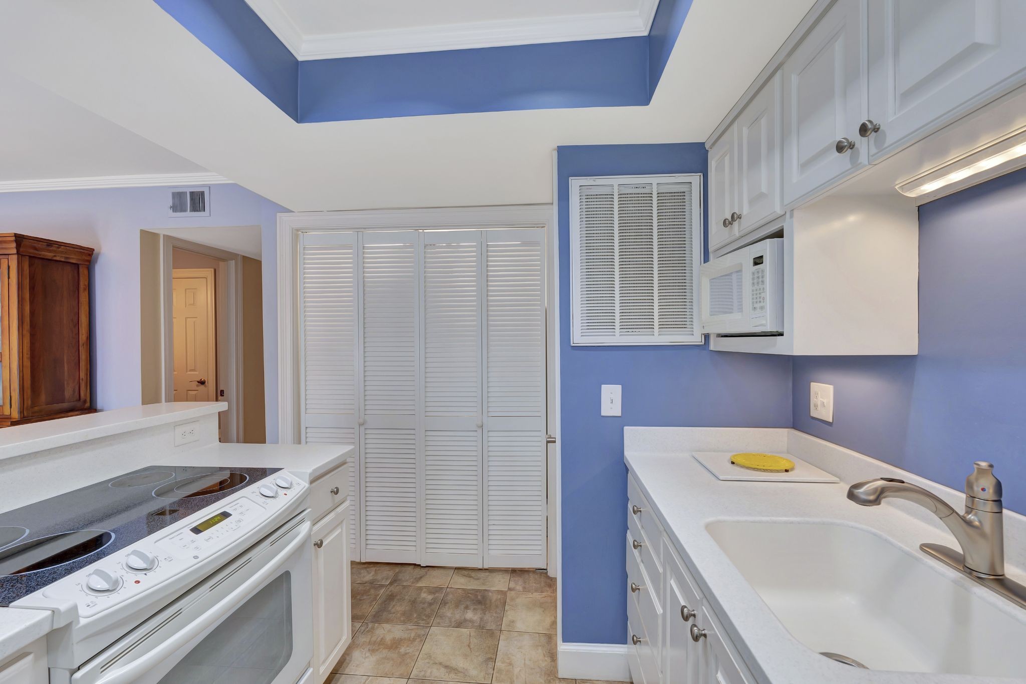 615 Plantation Ct