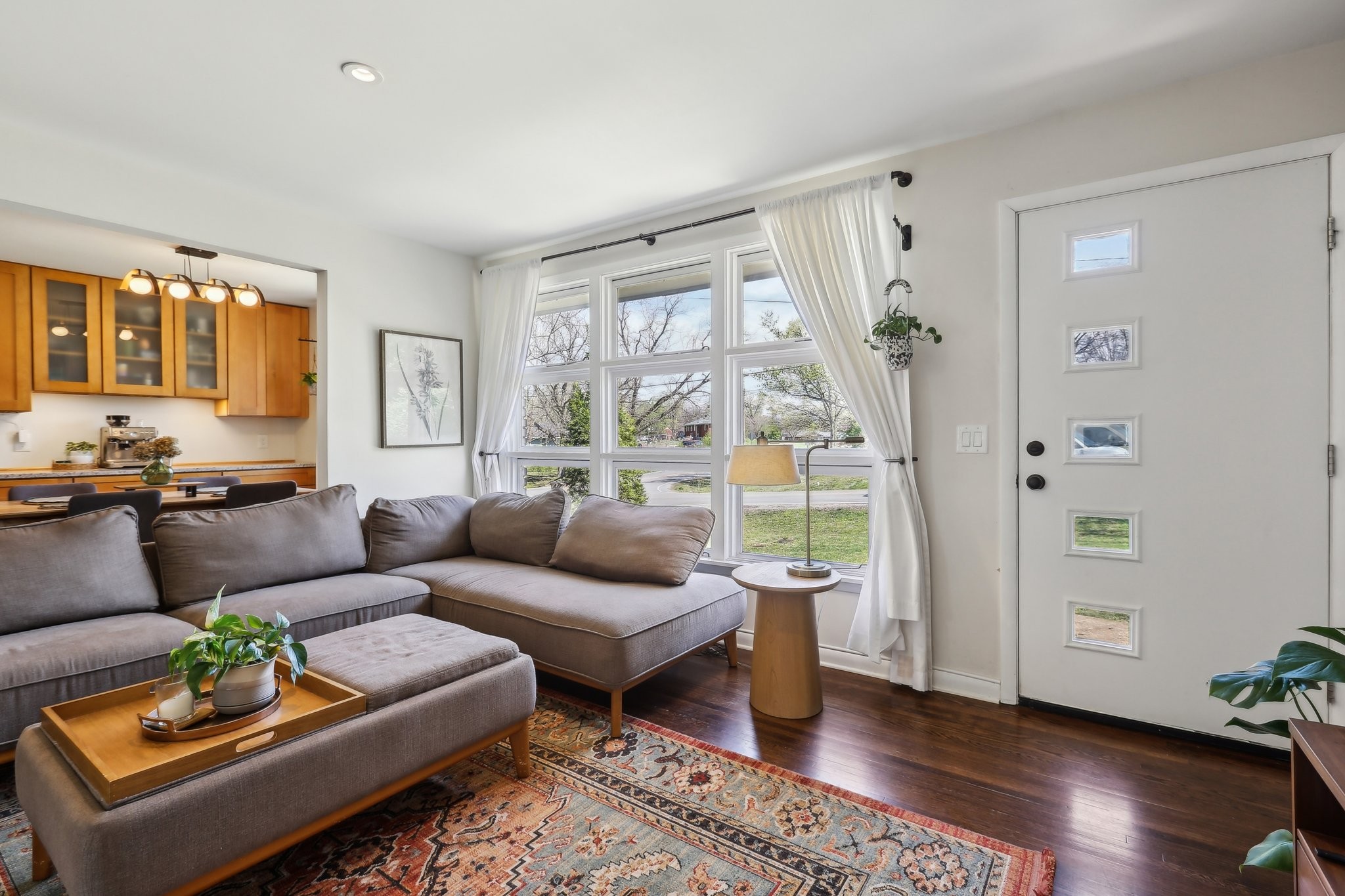 557 Whispering Hills Dr