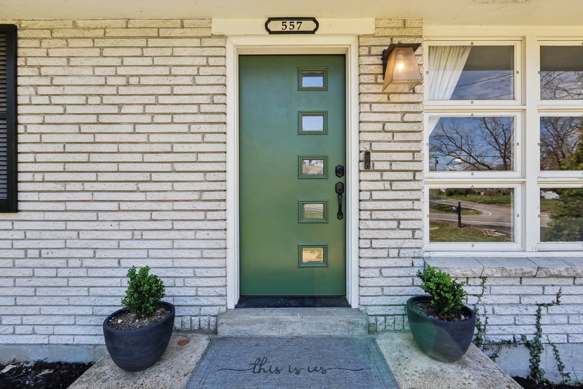 557 Whispering Hills Dr