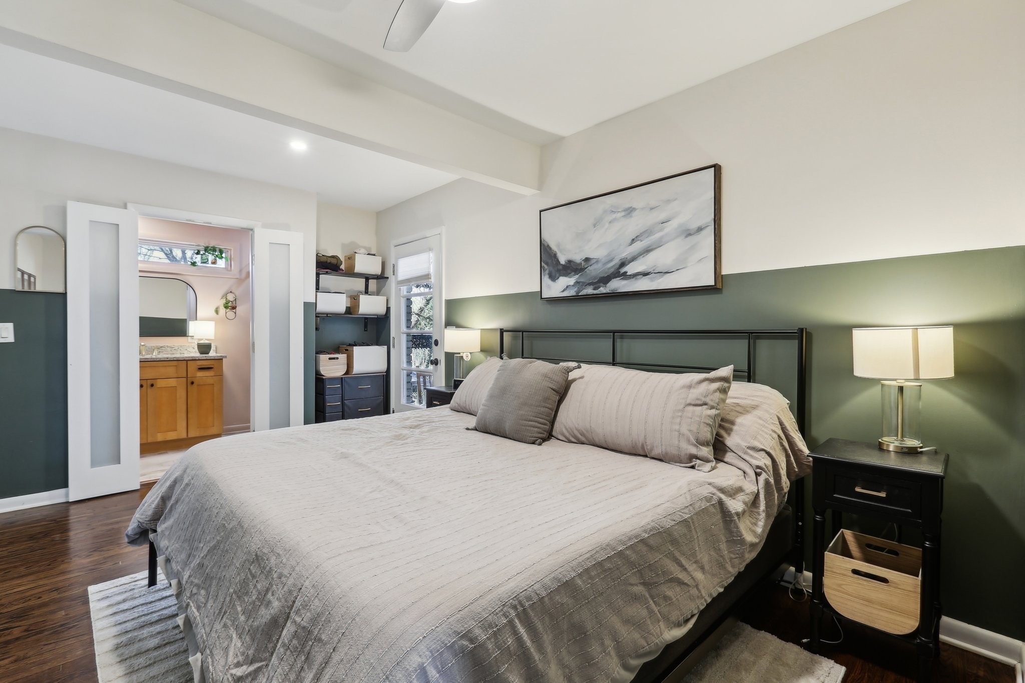 557 Whispering Hills Dr