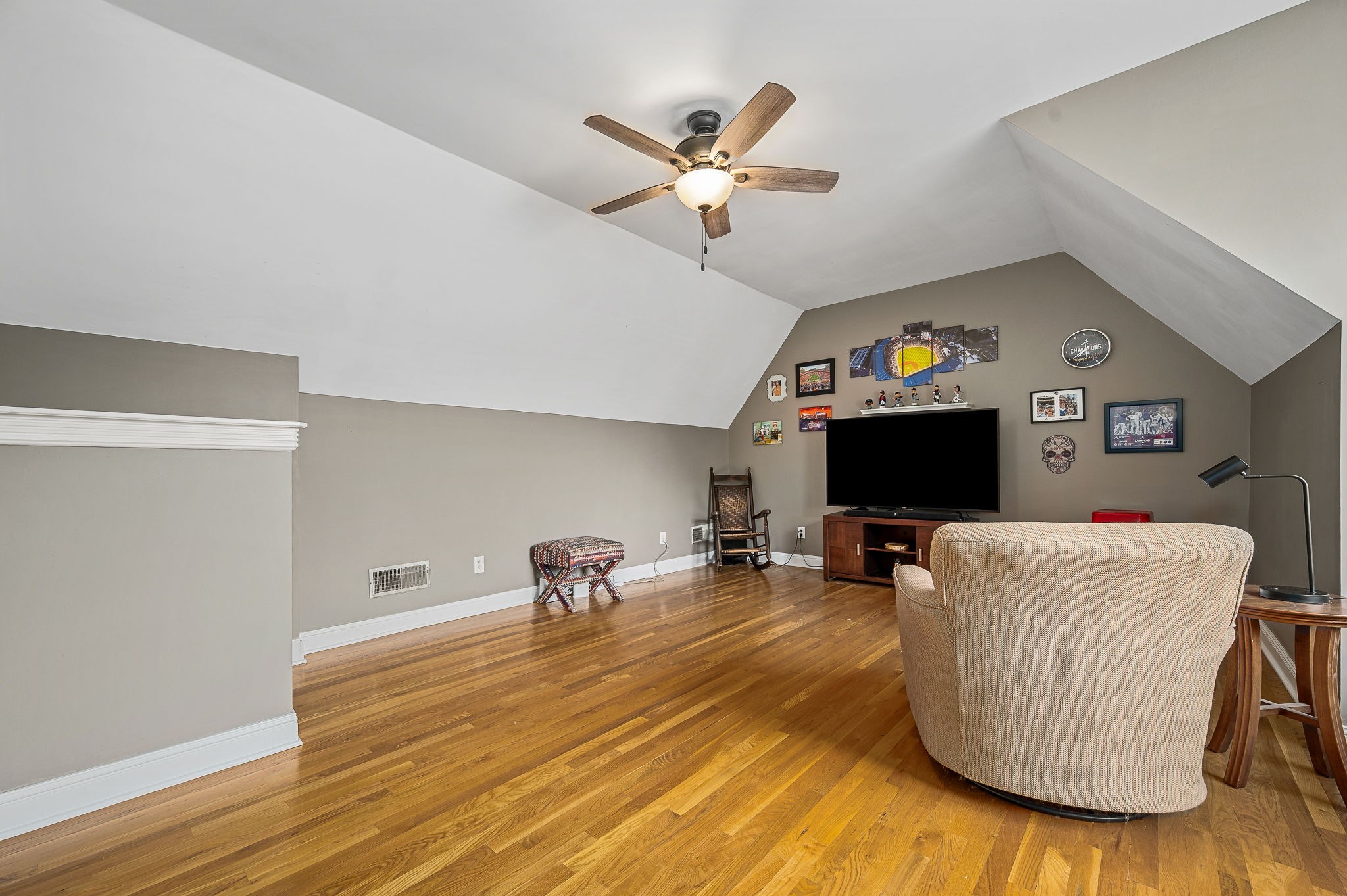 2710 Howell Dr