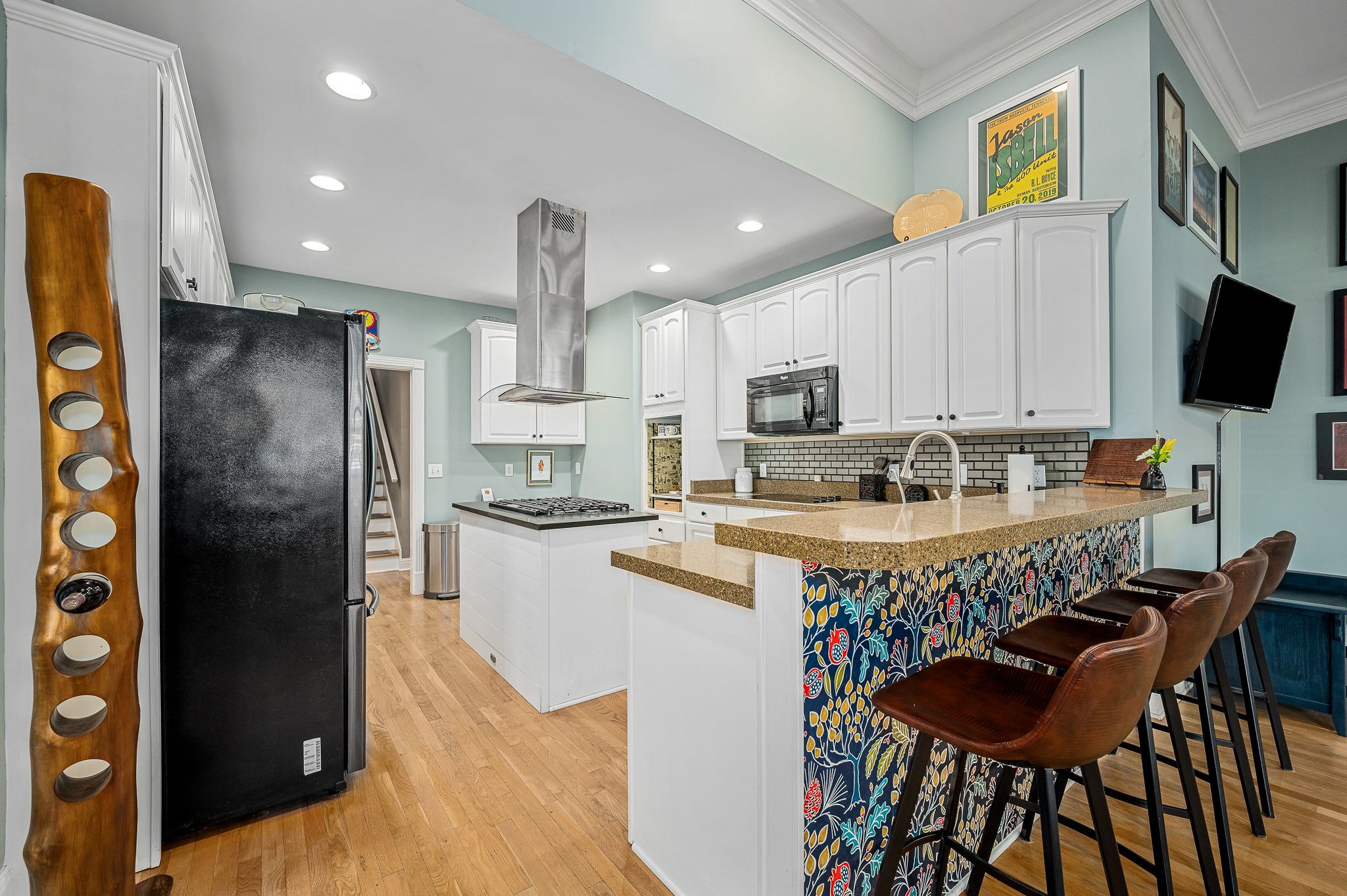 2710 Howell Dr