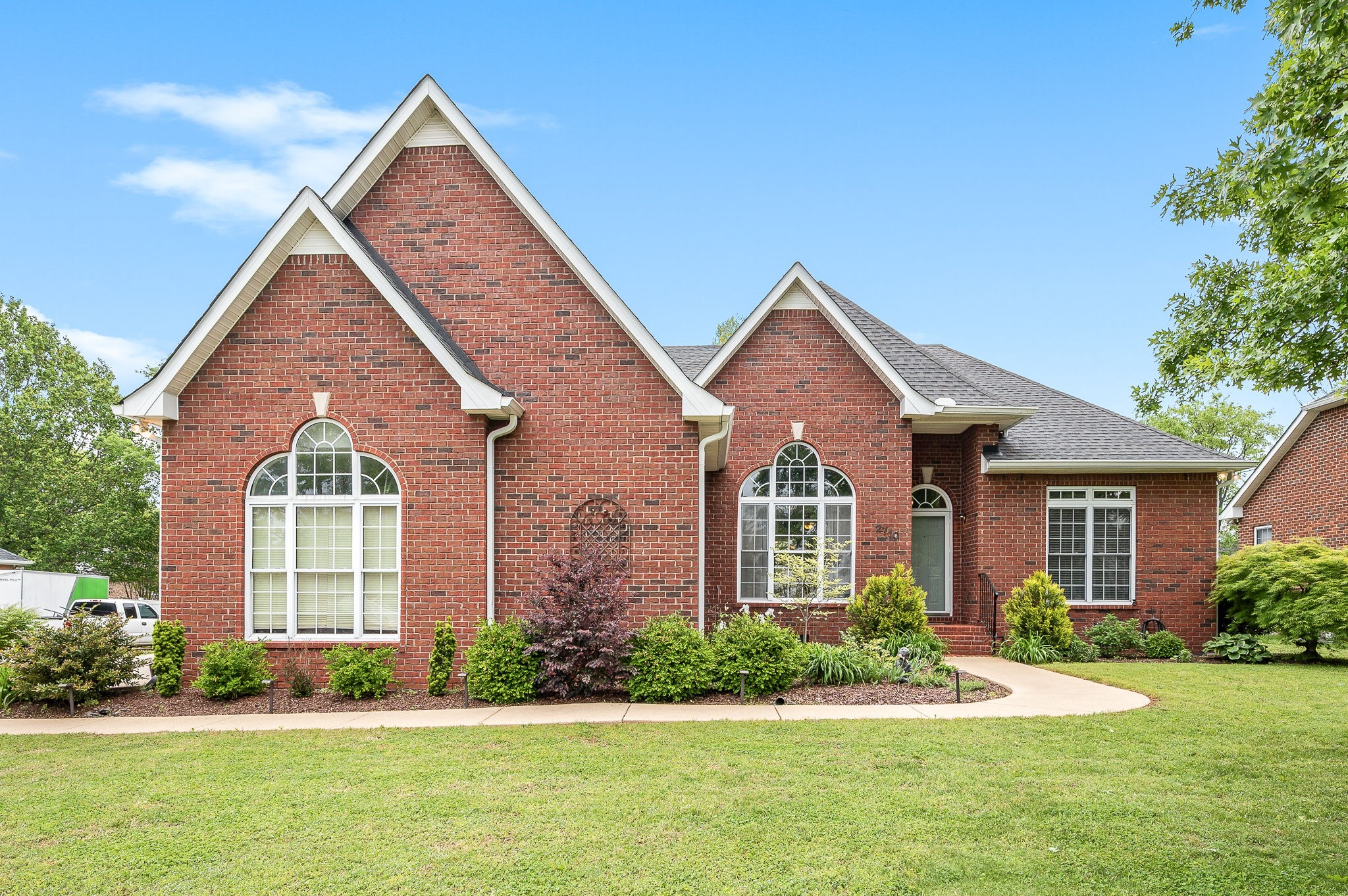 2710 Howell Dr