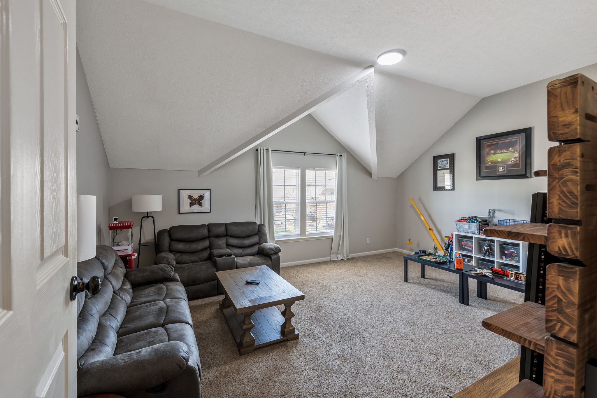 1626 Zurich Dr