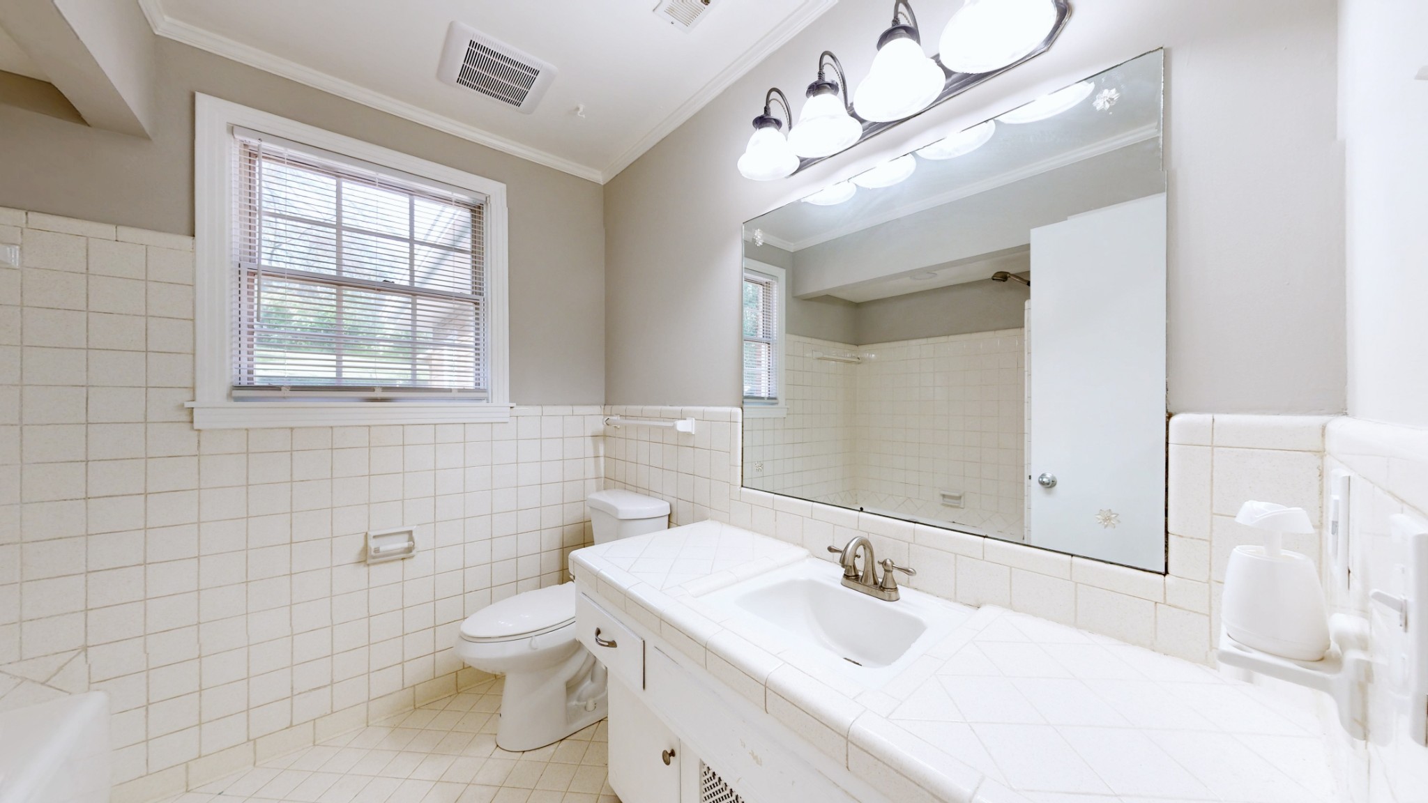 2015 Hickory Hill Ln