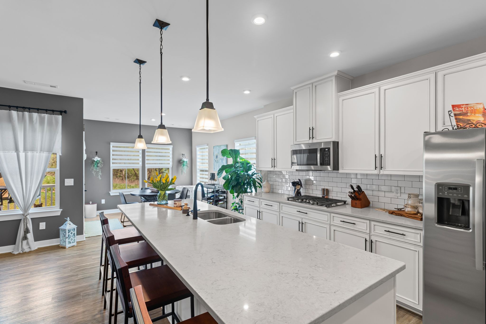 8052 Warbler Way