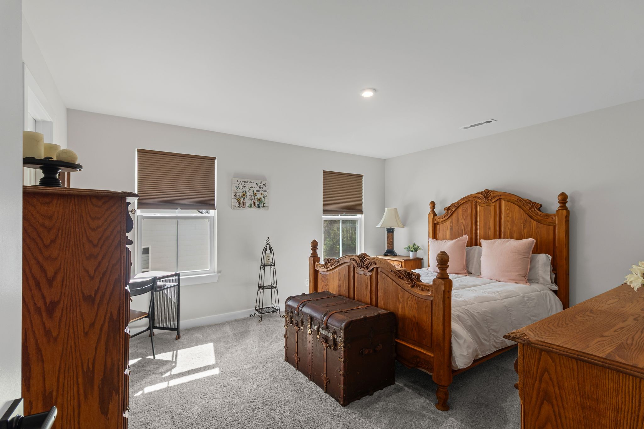 8052 Warbler Way
