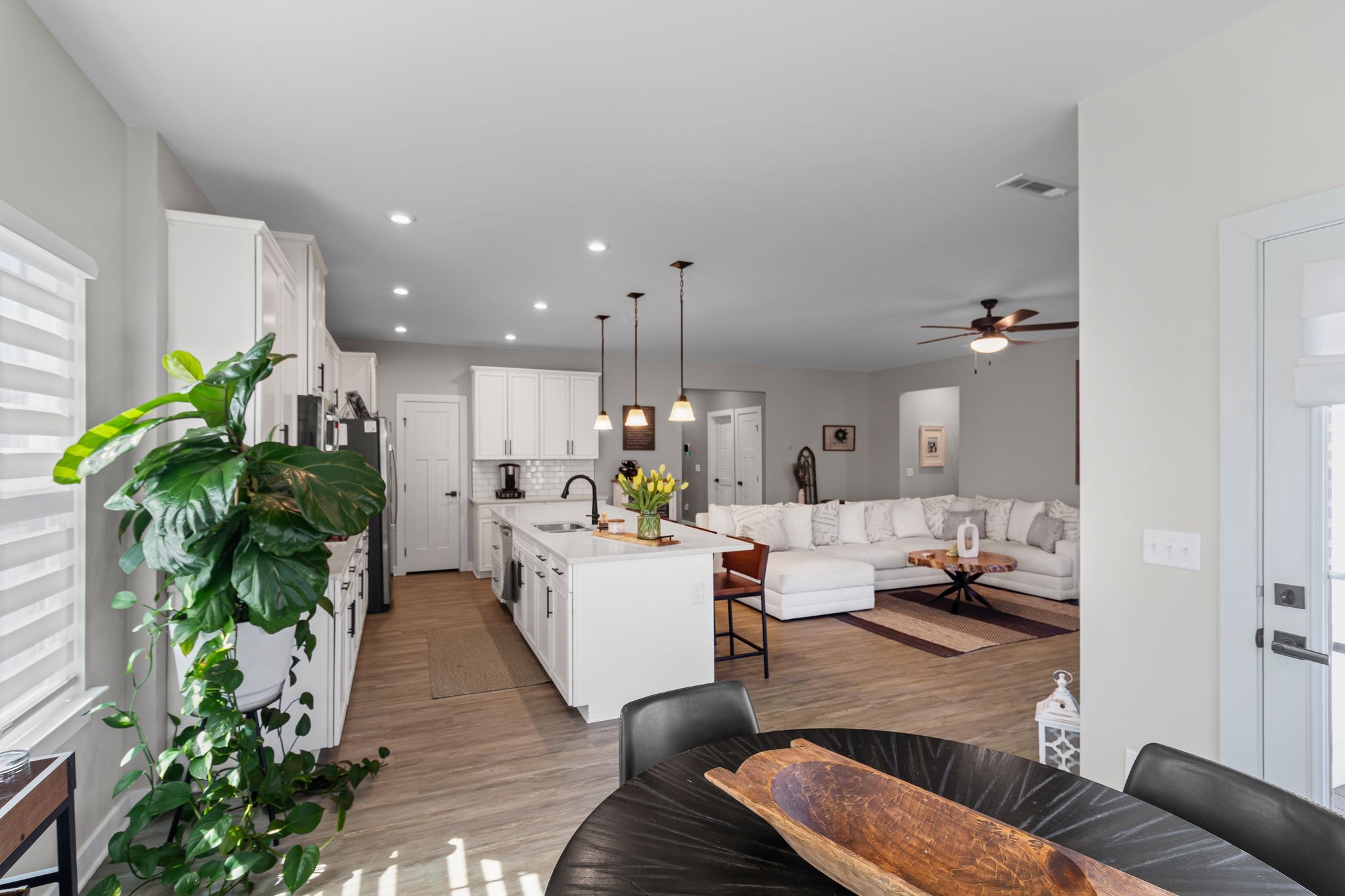 8052 Warbler Way
