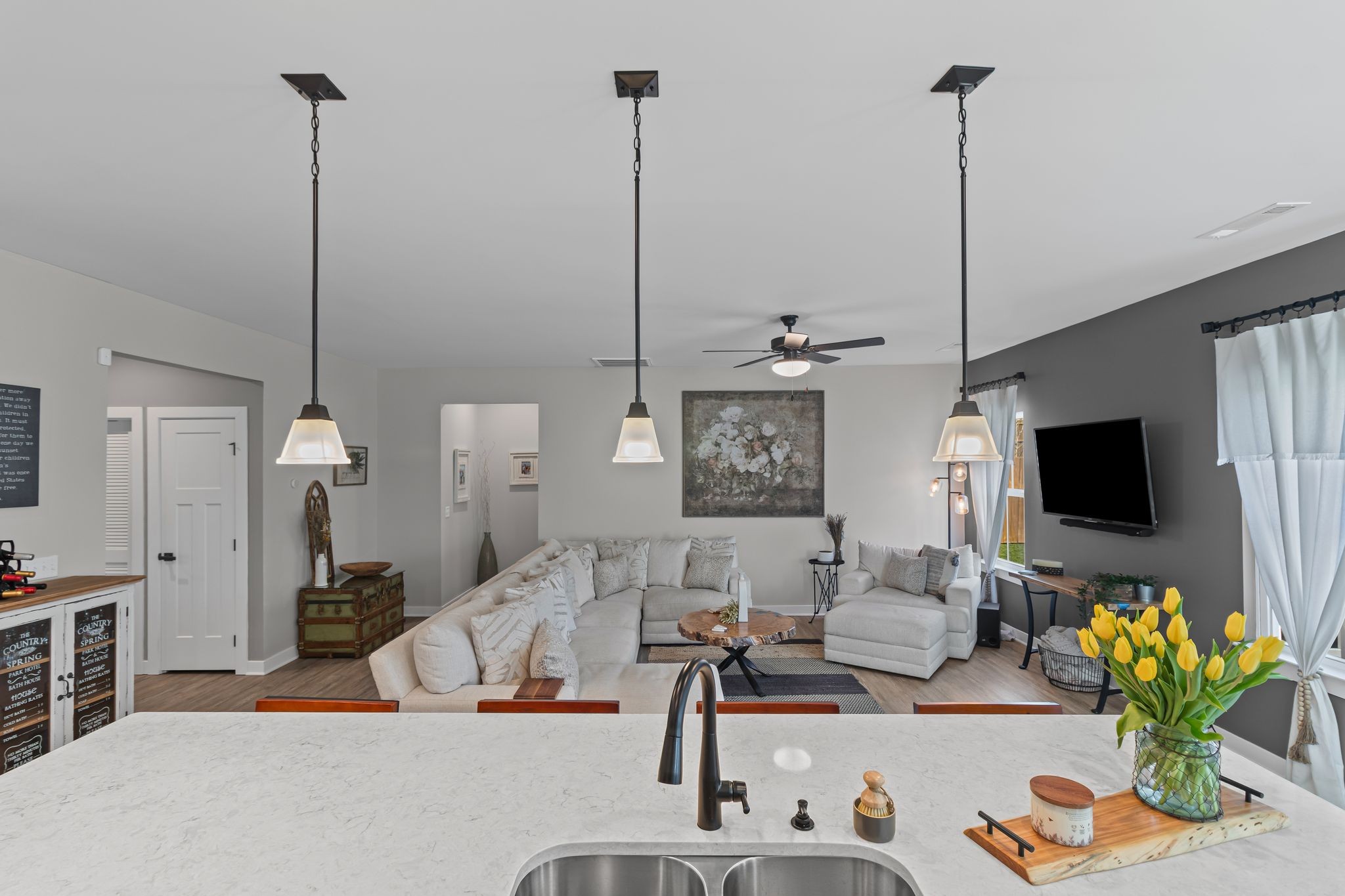 8052 Warbler Way