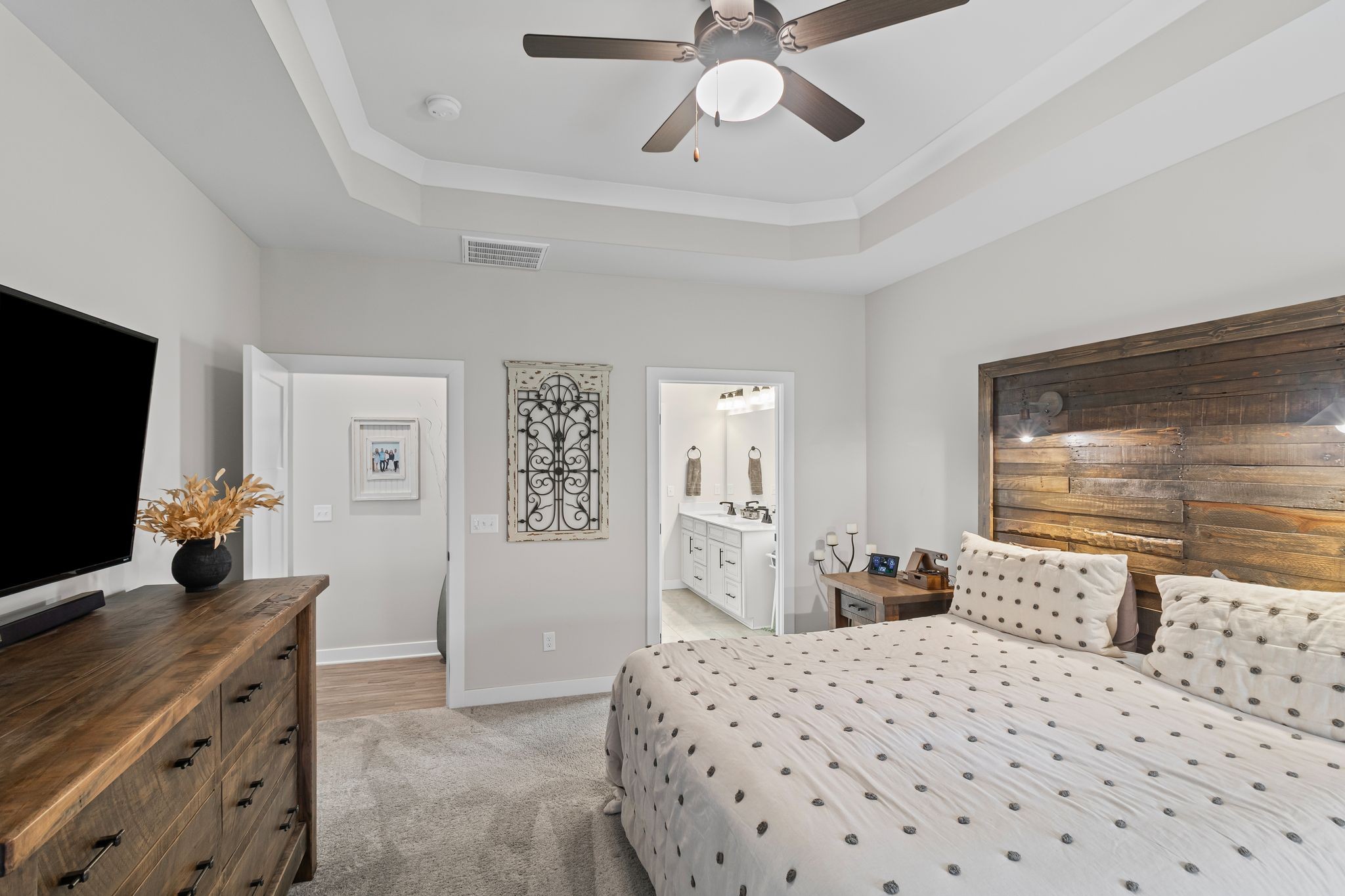 8052 Warbler Way