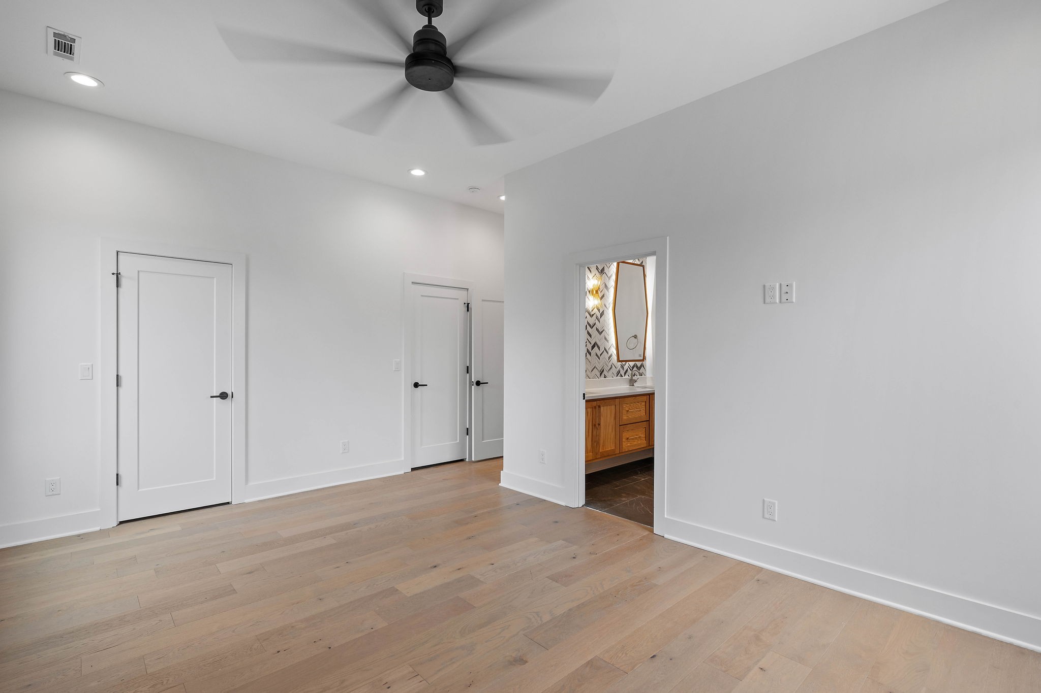 807 32nd Ave, N Unit: A