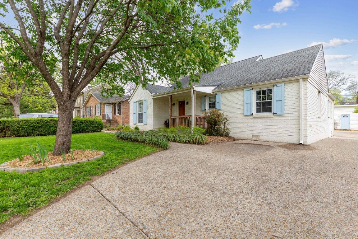 210 Cherokee Rd