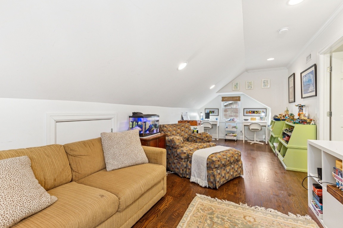 210 Cherokee Rd