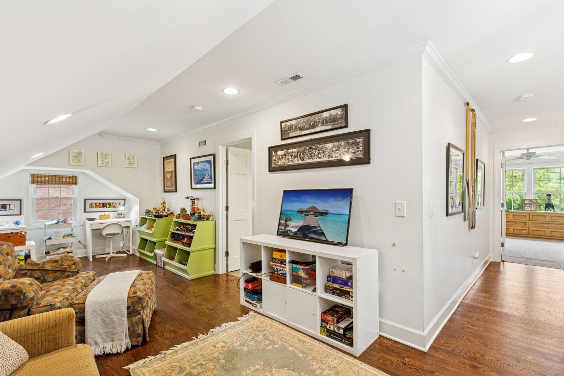 210 Cherokee Rd