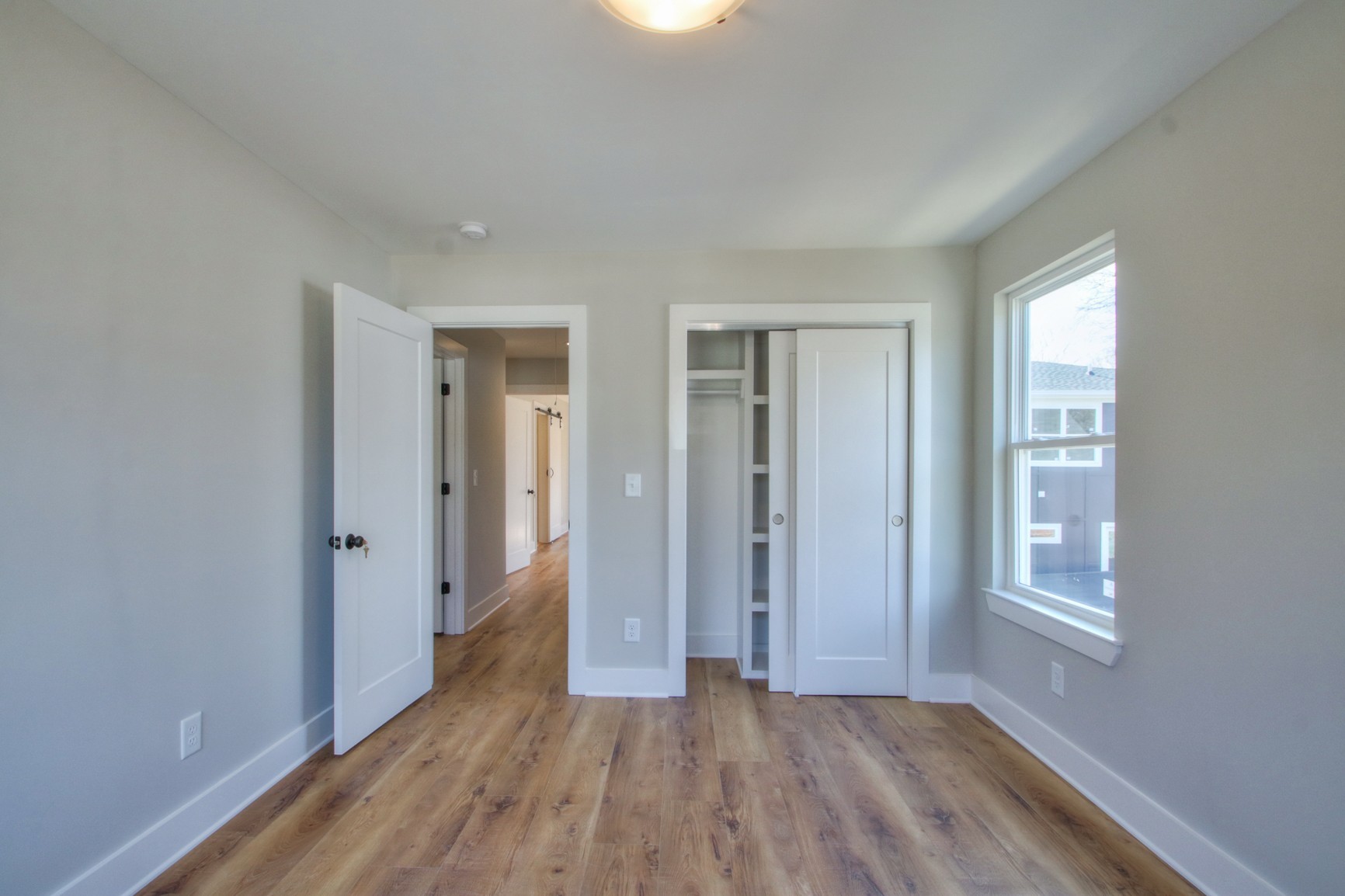 902 Burchwood Ave