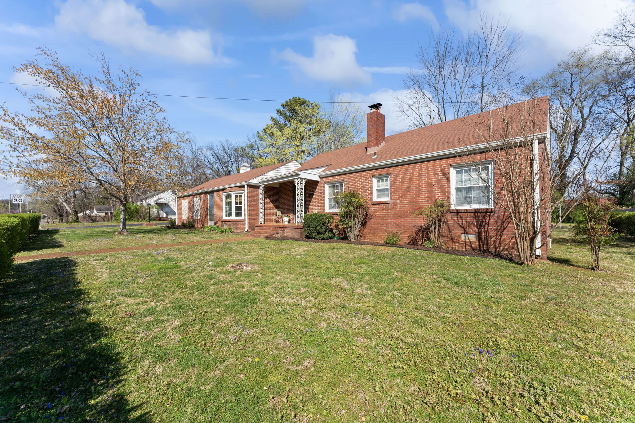 908 Grantland Ave
