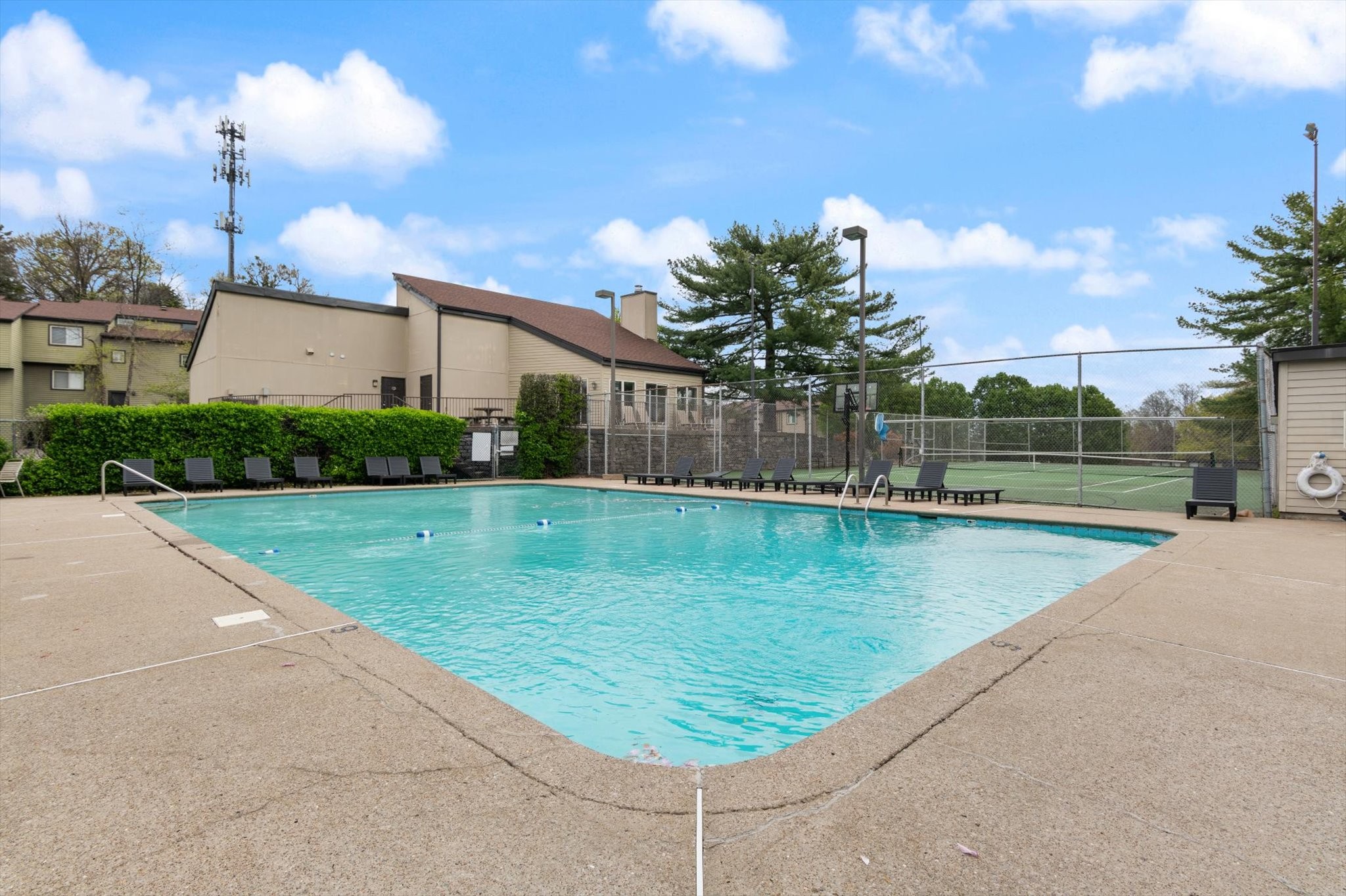 447 Summit Ridge Pl