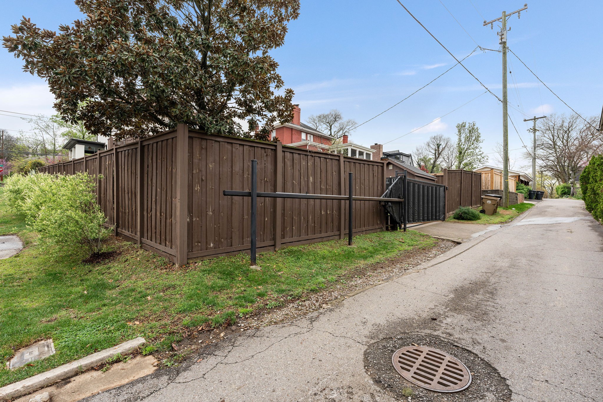 1800 Blair Blvd
