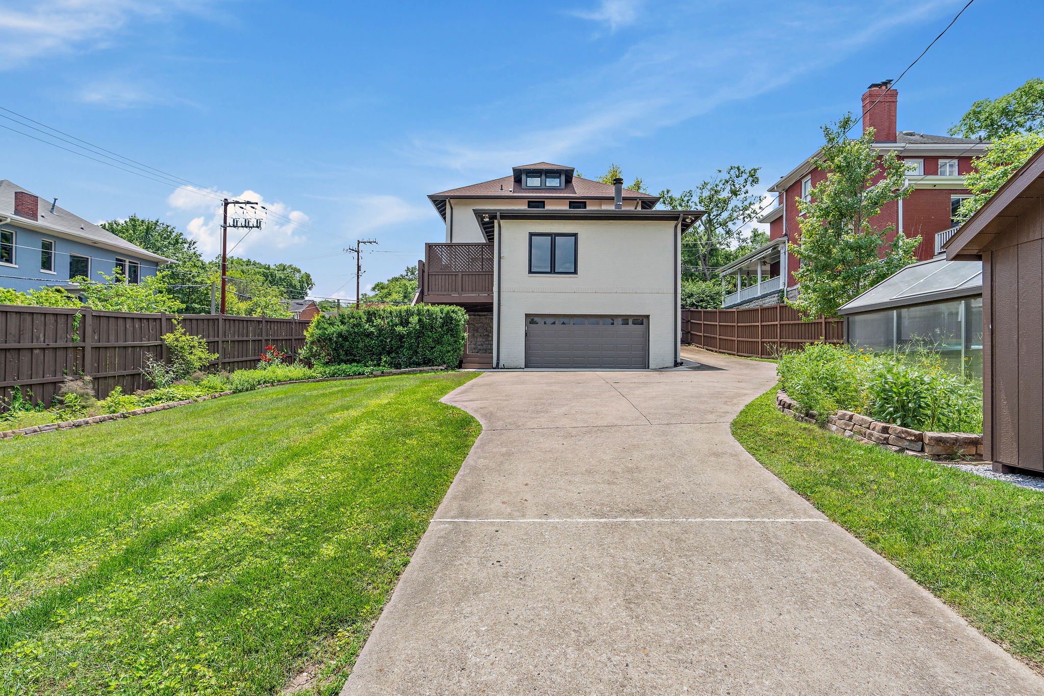 1800 Blair Blvd