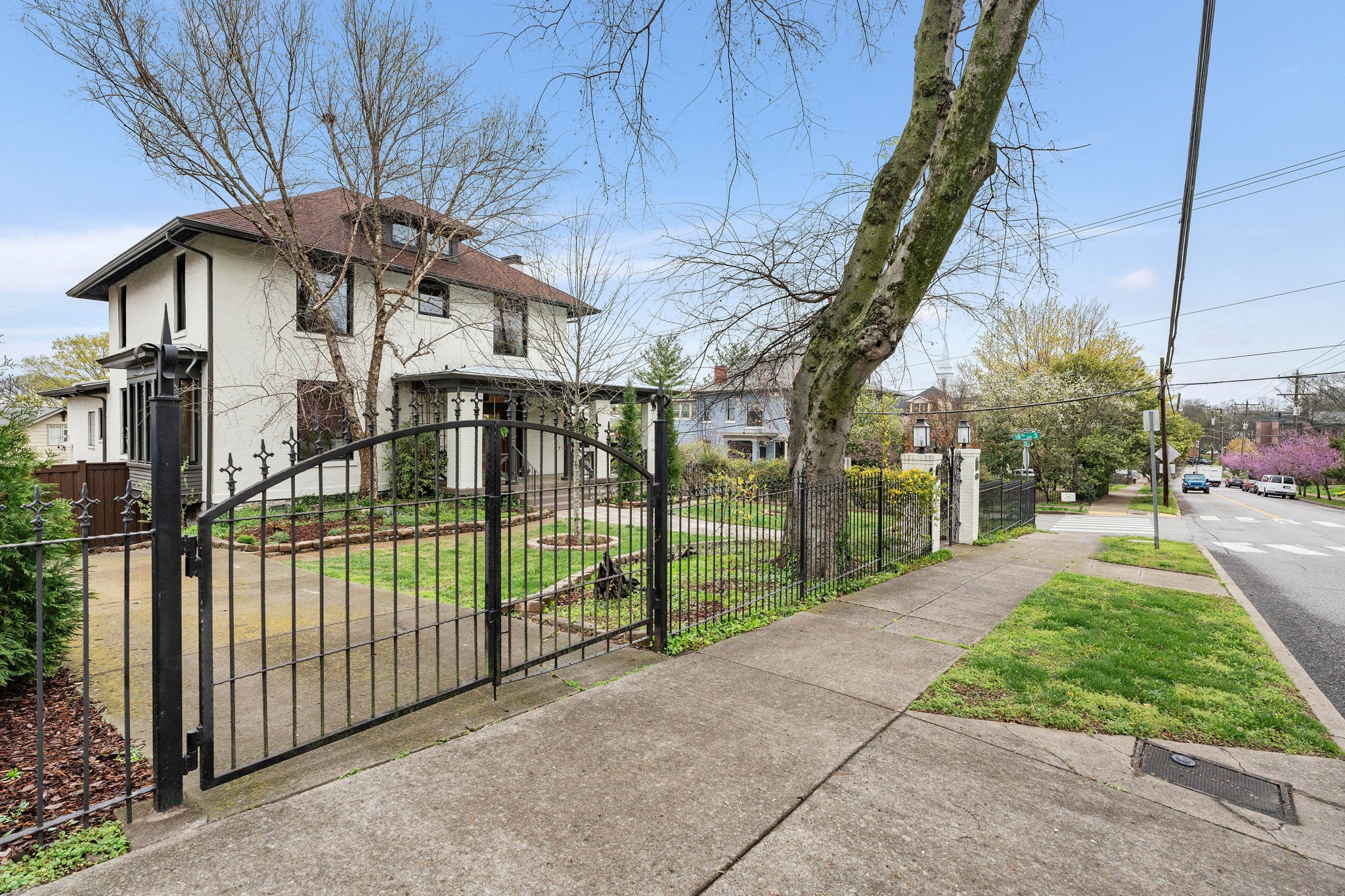 1800 Blair Blvd