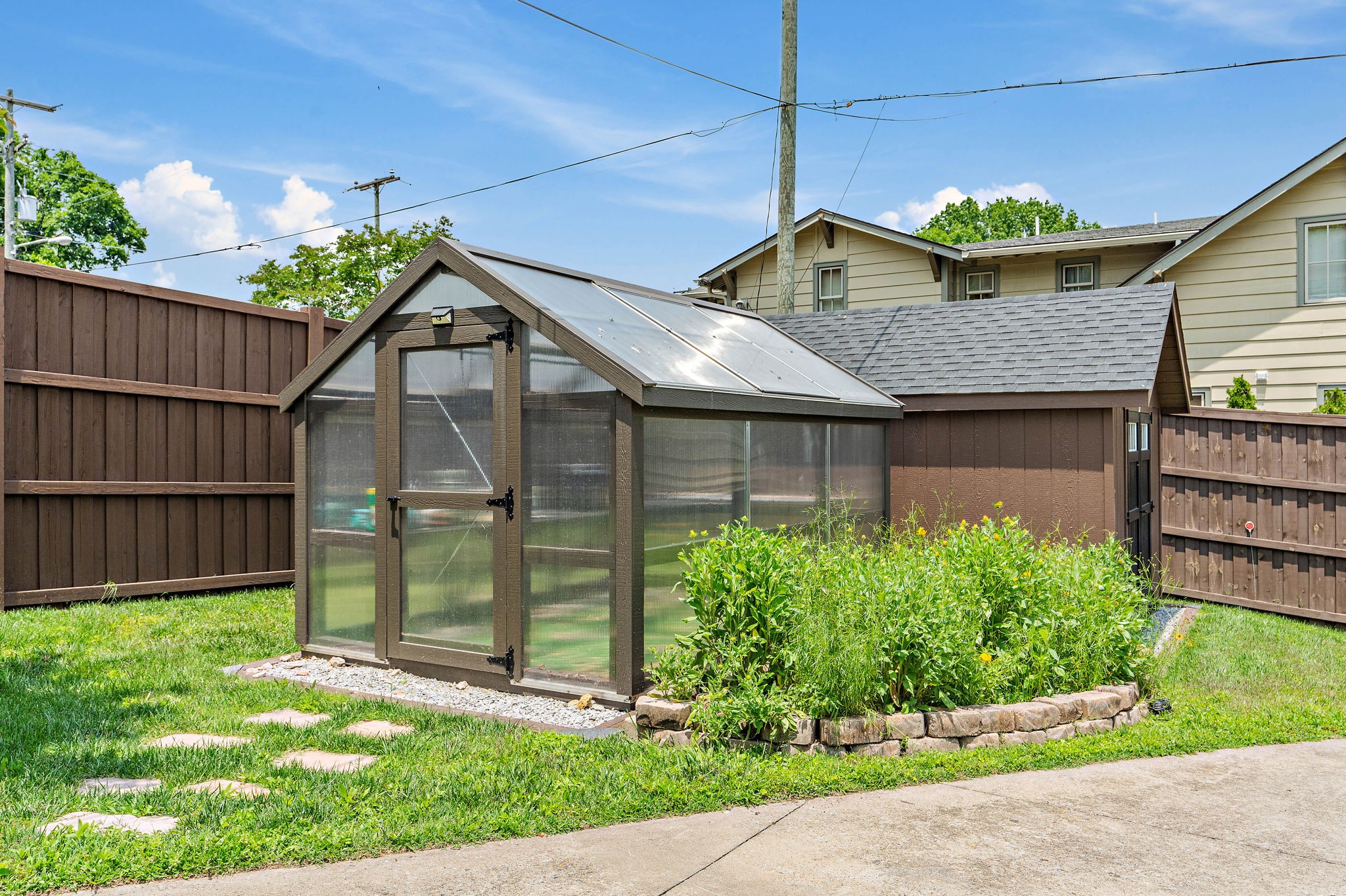 1800 Blair Blvd
