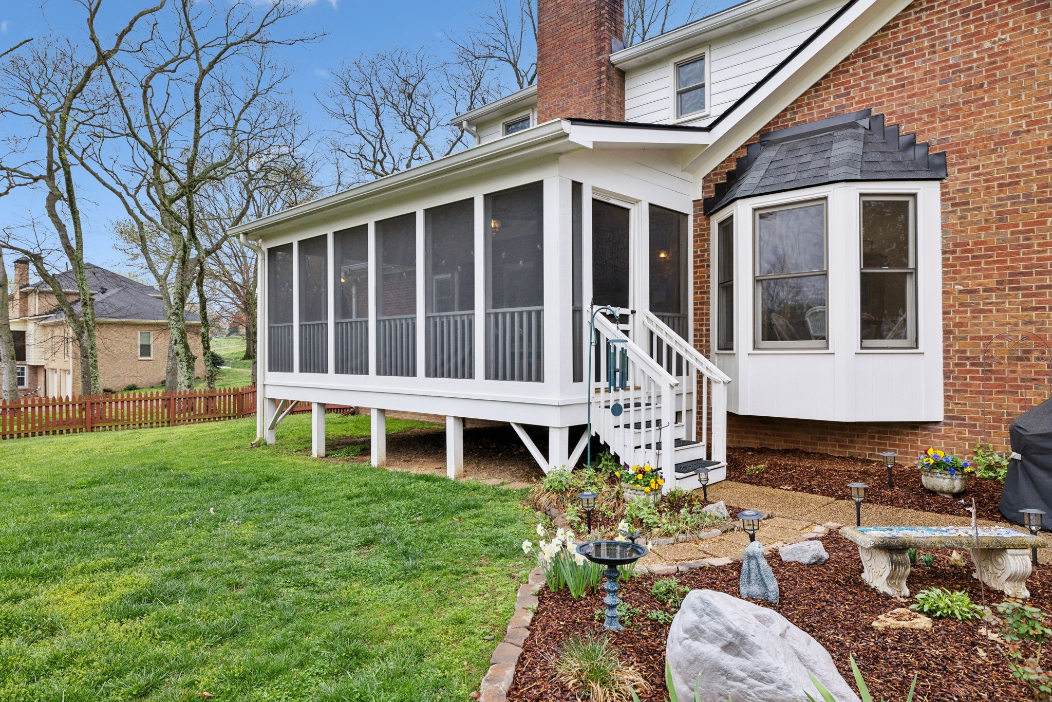 2009 Cedarmont Dr