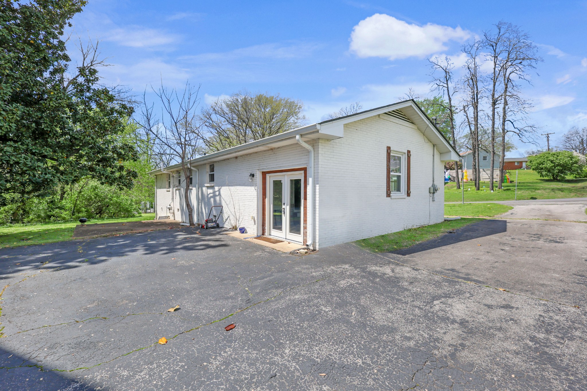 613 River Rouge Dr