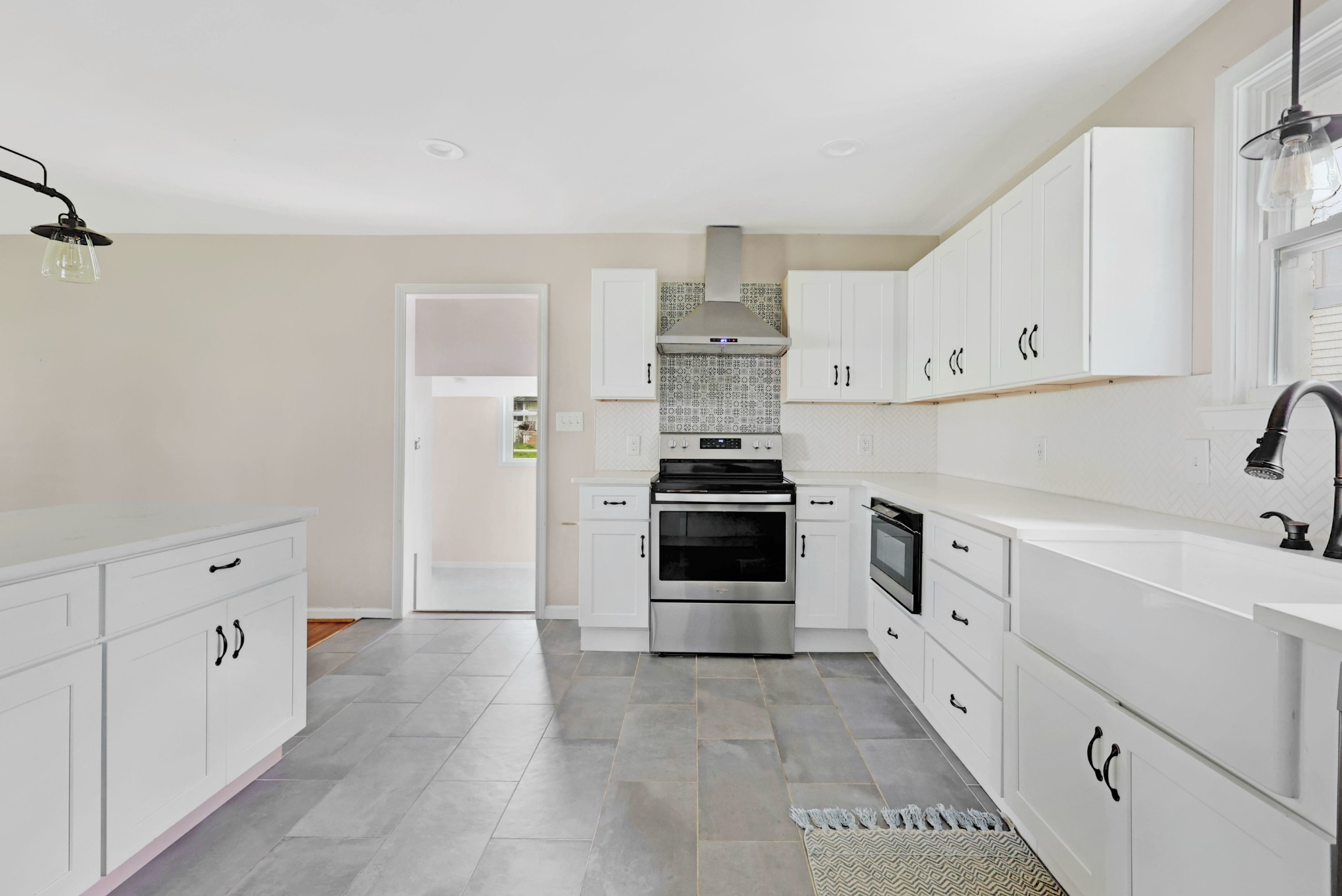 613 River Rouge Dr