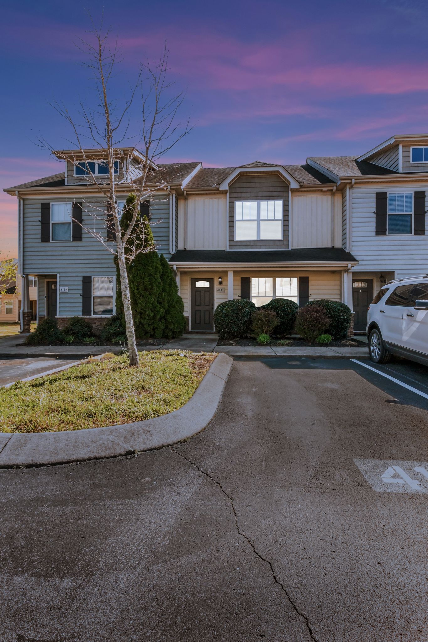 4131 War Emblem Lane