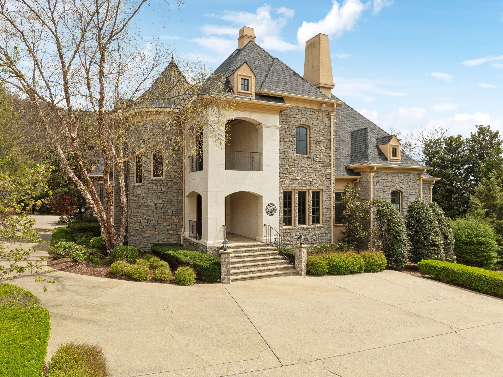 128 Woodward Hills Pl