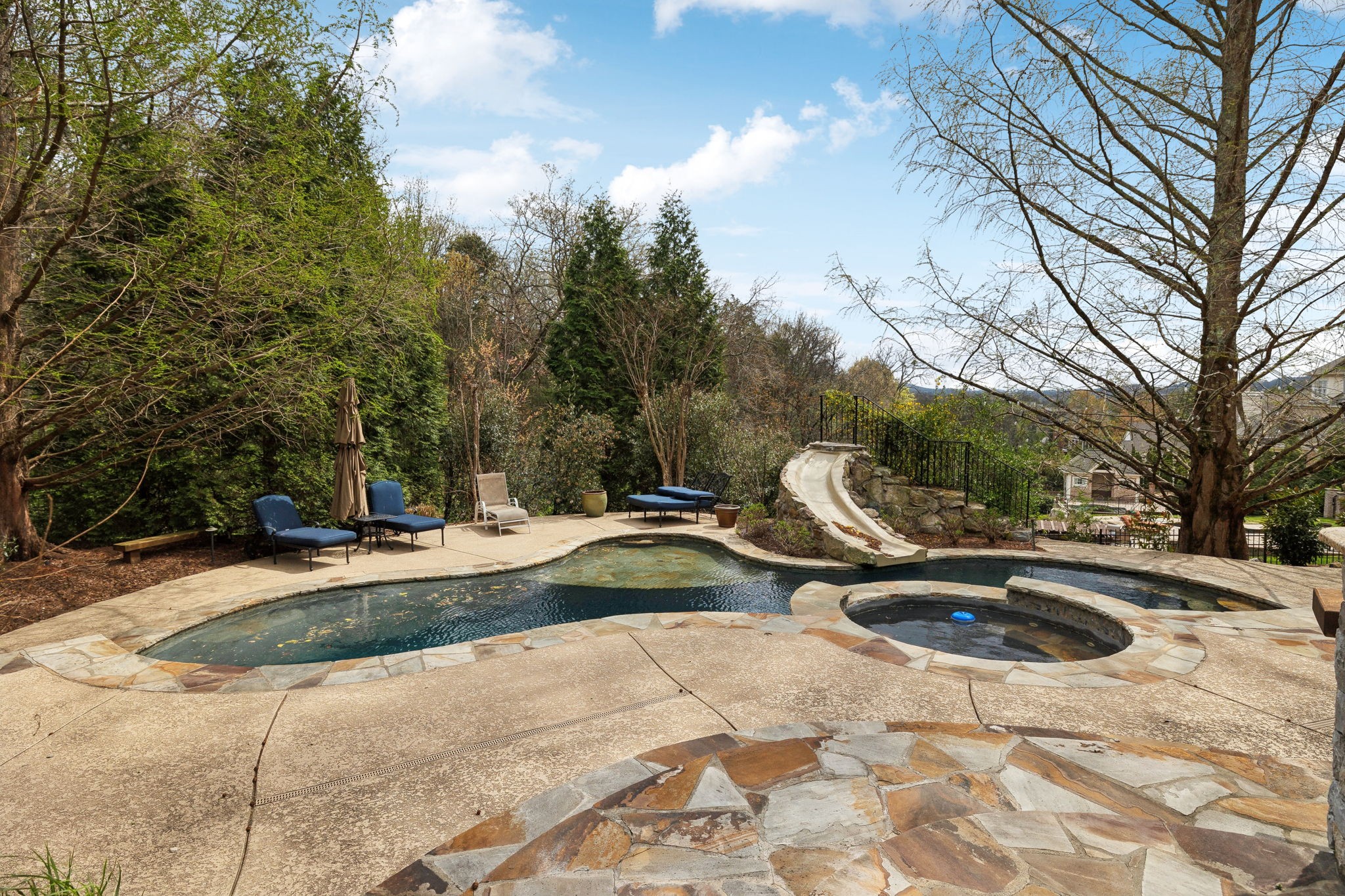 128 Woodward Hills Pl