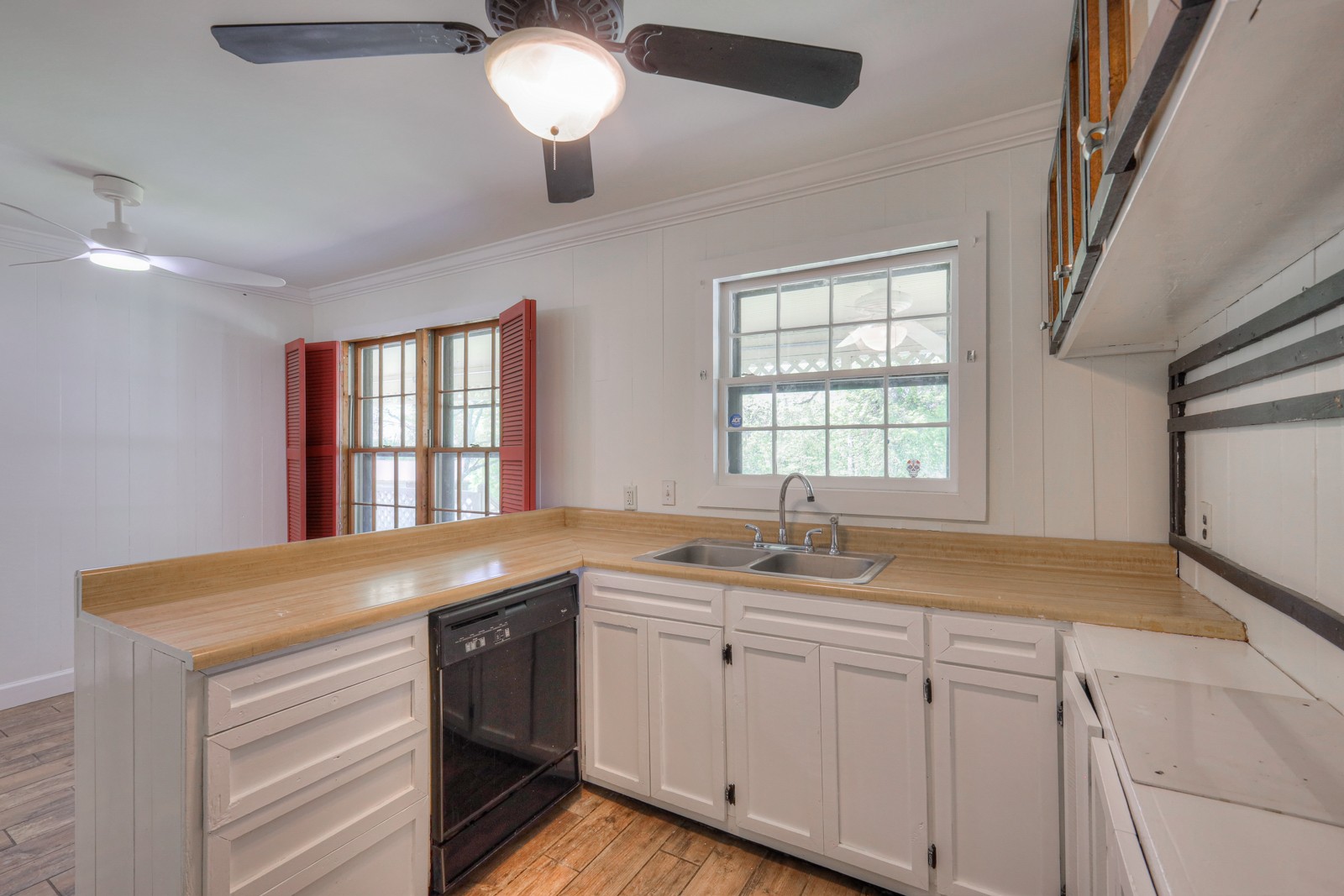 1205 Kermit Dr