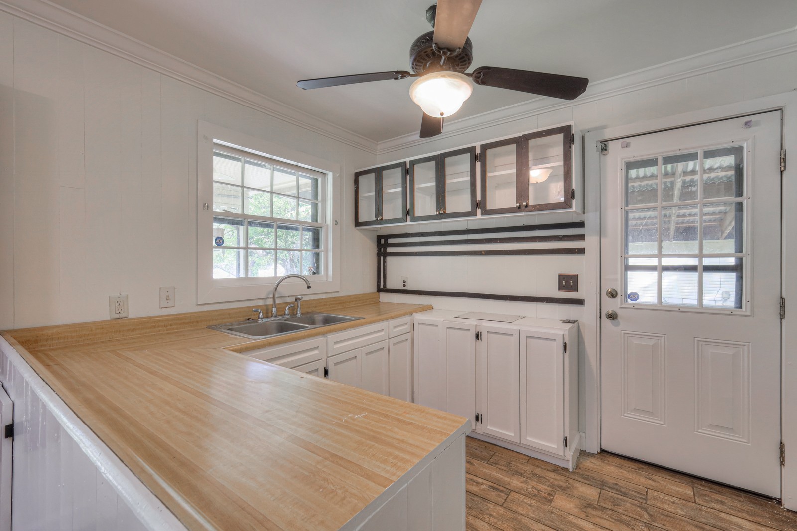 1205 Kermit Dr