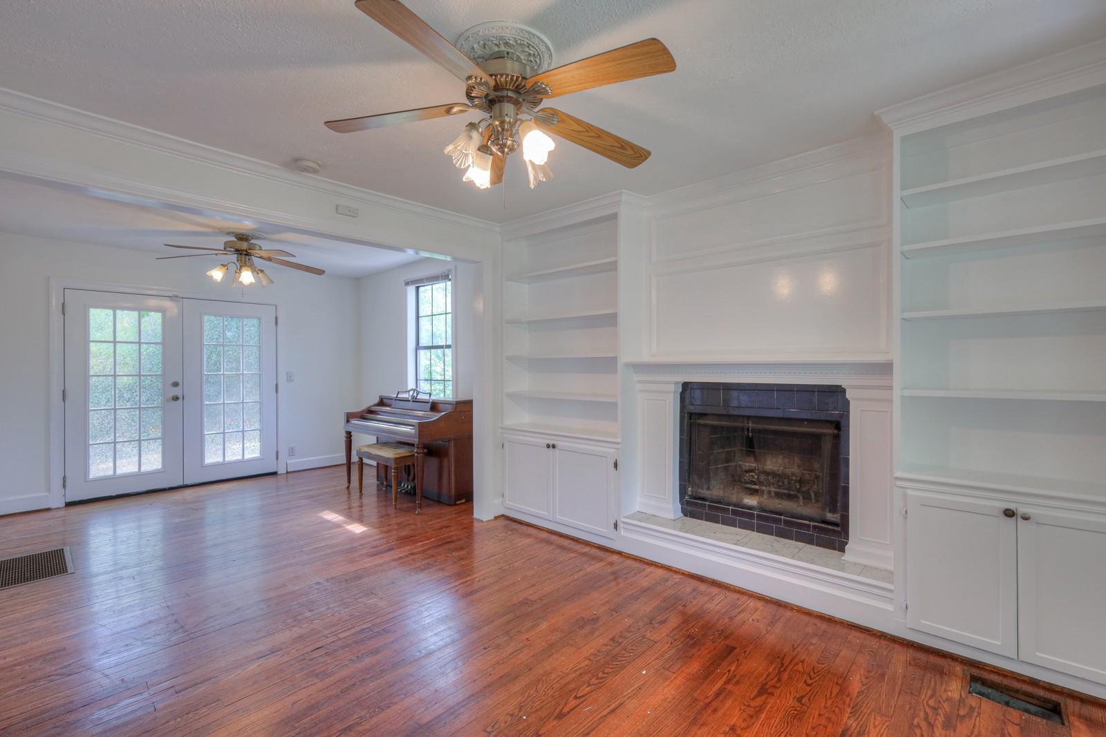1205 Kermit Dr