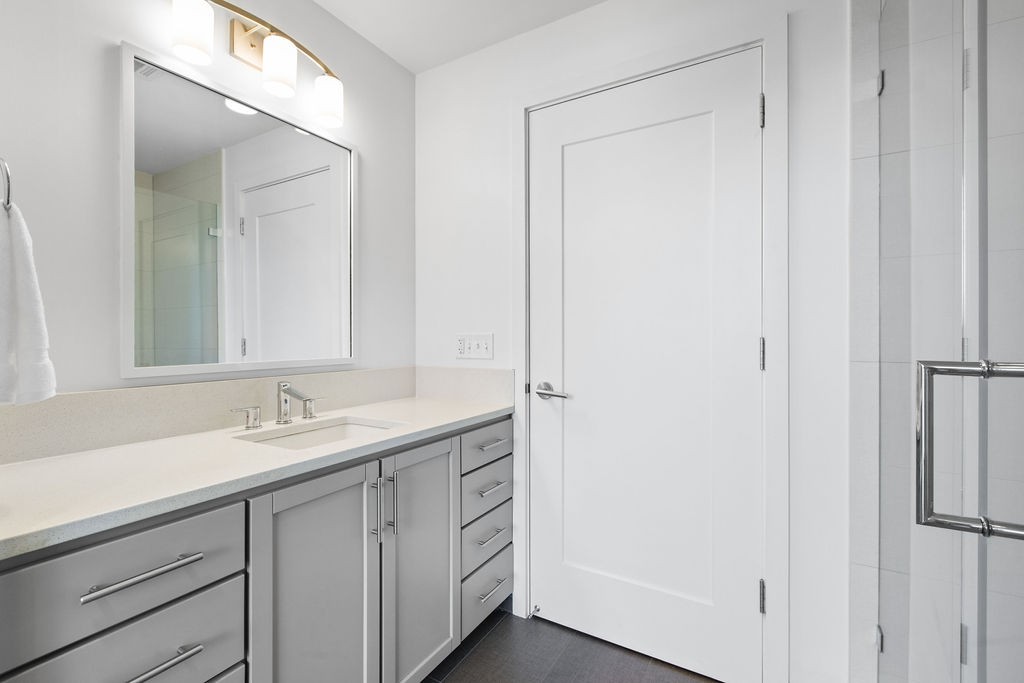 1212 Laurel St Unit: 204