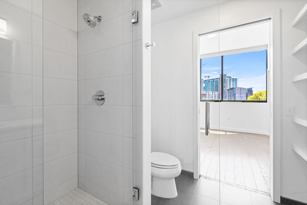 1212 Laurel St Unit: 204