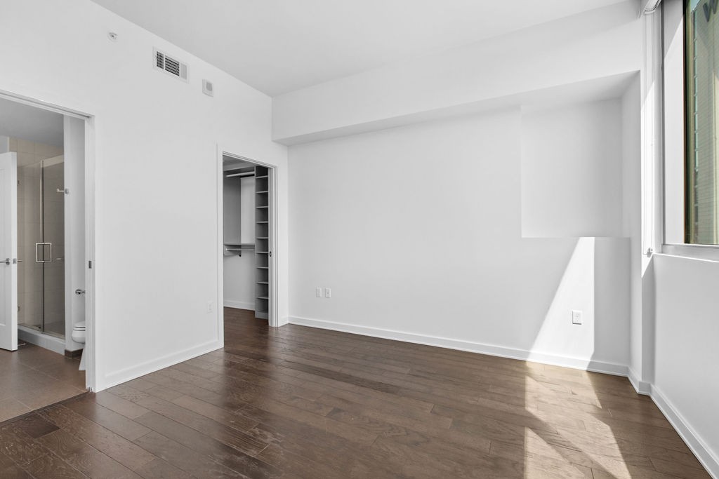 1212 Laurel St Unit: 204
