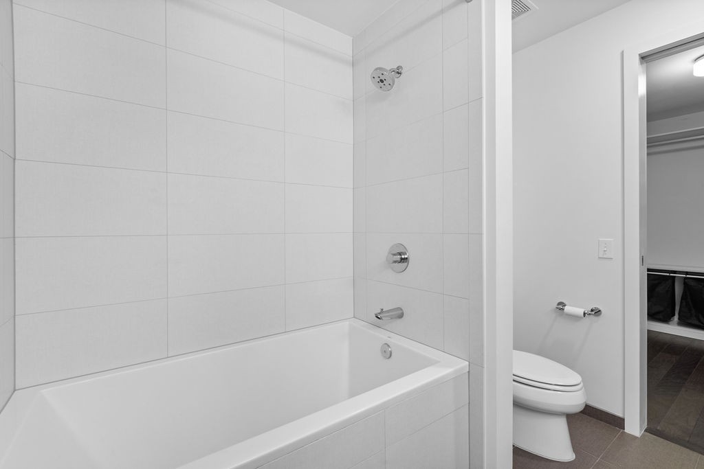 1212 Laurel St Unit: 204