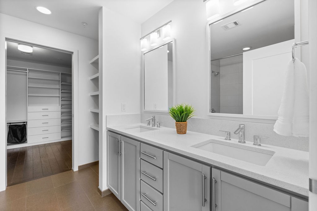 1212 Laurel St Unit: 204