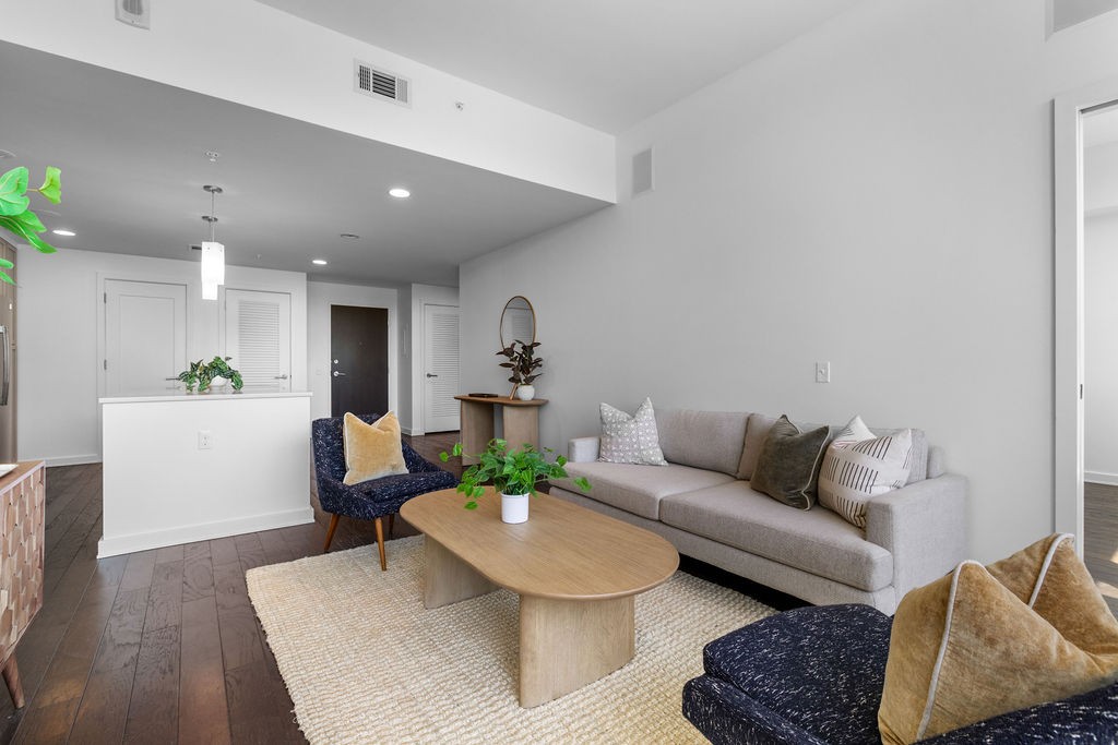 1212 Laurel St Unit: 204