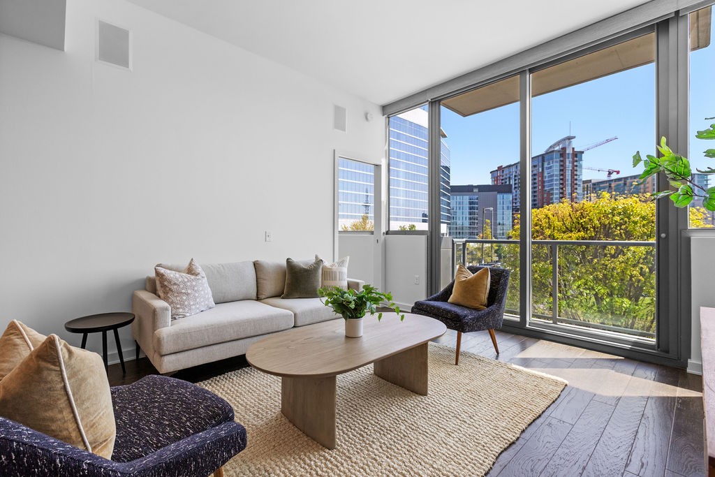1212 Laurel St Unit: 204